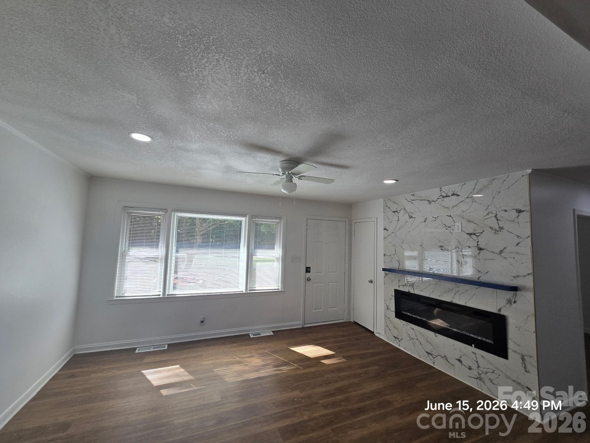 Single Family Residence at Lancaster, photo 8 of 21