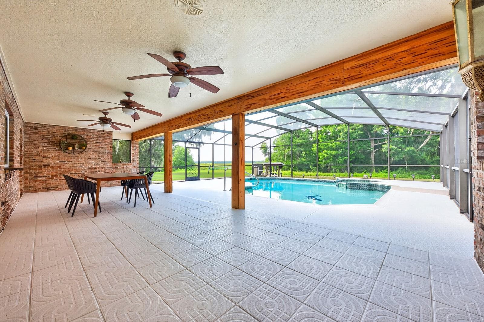 The ultimate indoor/outdoor living and entertaining. - 1600 E 10TH ST, ST CLOUD