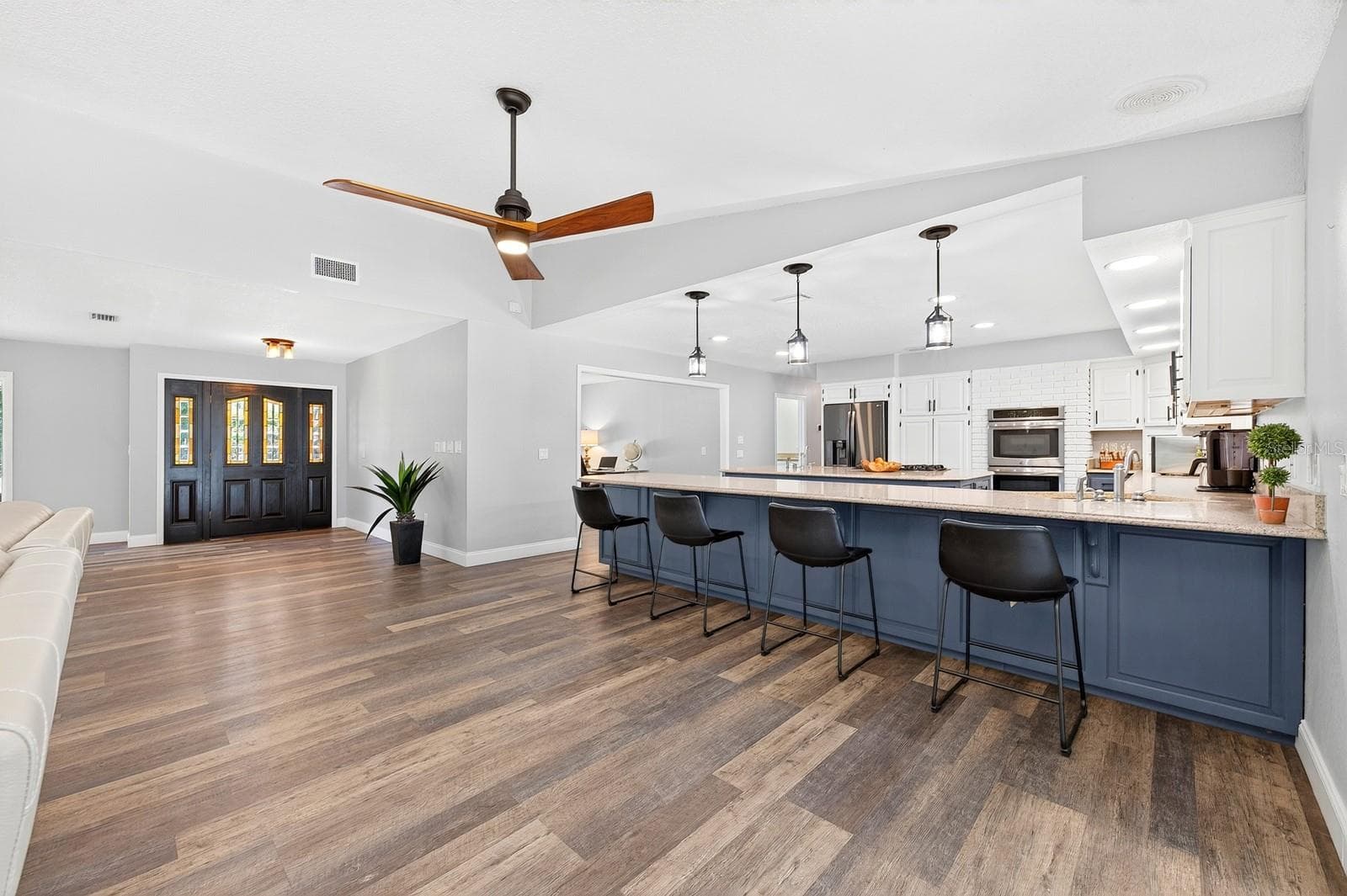**WELCOME HOME** - 1600 E 10TH ST, ST CLOUD
