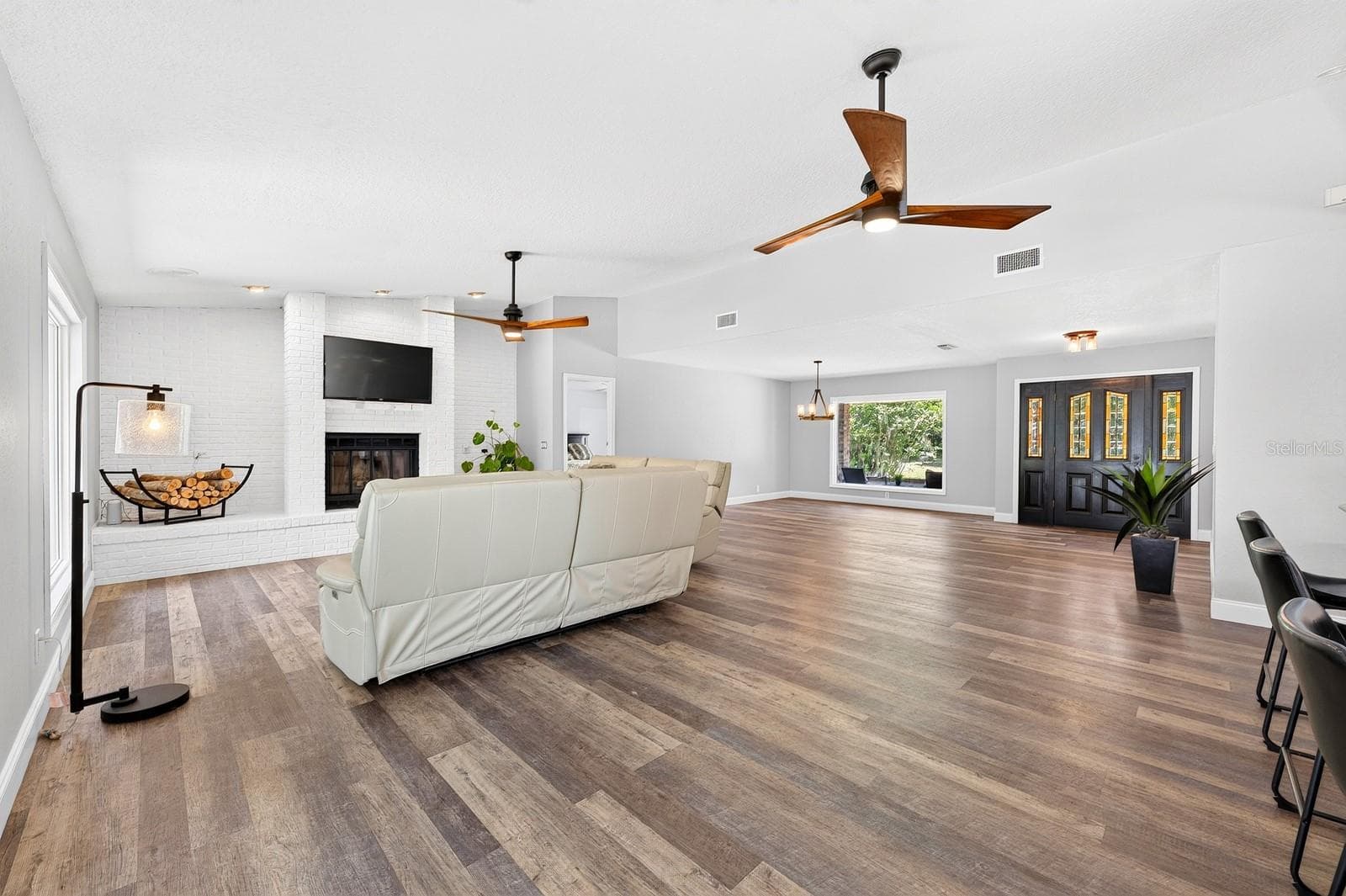 Light filled open concept living. - 1600 E 10TH ST, ST CLOUD
