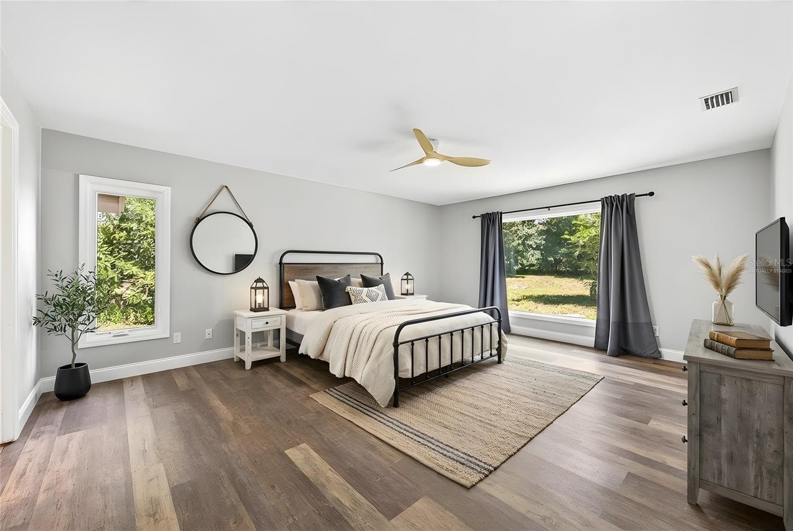 Light, bright and spacious primary suite. Virtually Staged. - 1600 E 10TH ST, ST CLOUD