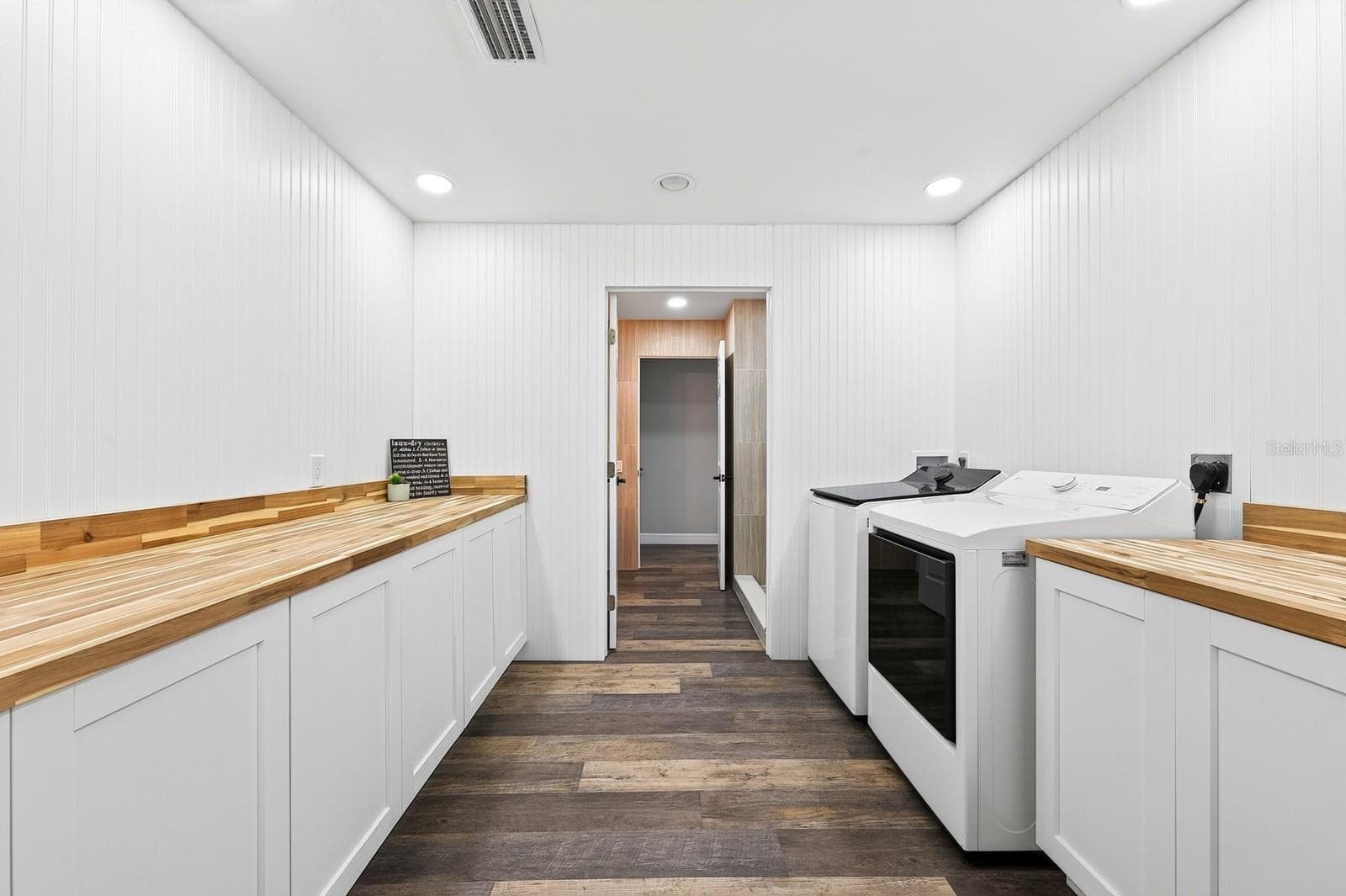 Newly refreshed laundry room. - 1600 E 10TH ST, ST CLOUD