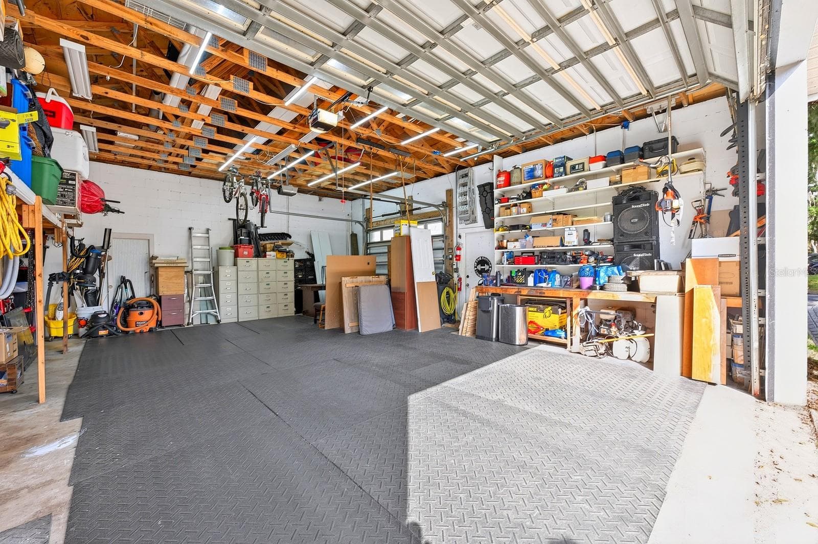 Detached garage/workshop. - 1600 E 10TH ST, ST CLOUD