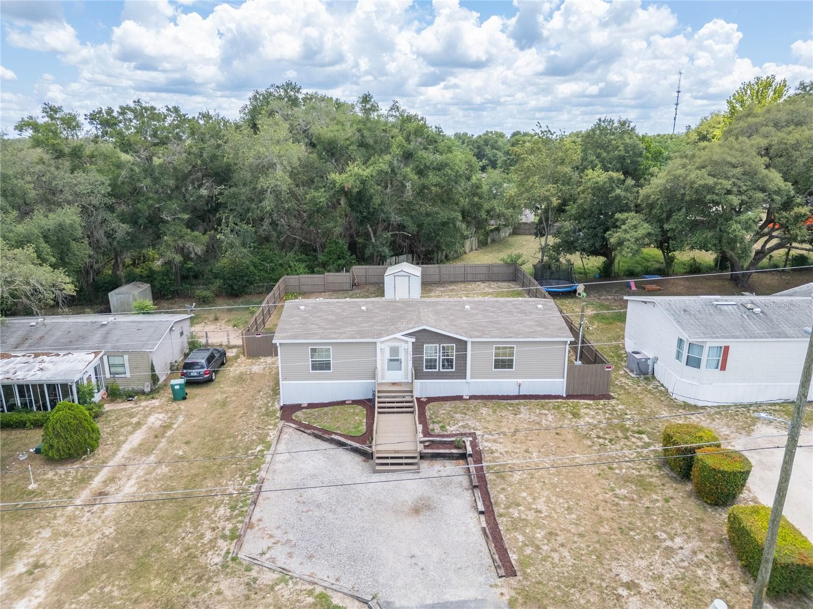 Manufactured Home at 242 SKYLINE DR, LADY LAKE, photo 2 of 34