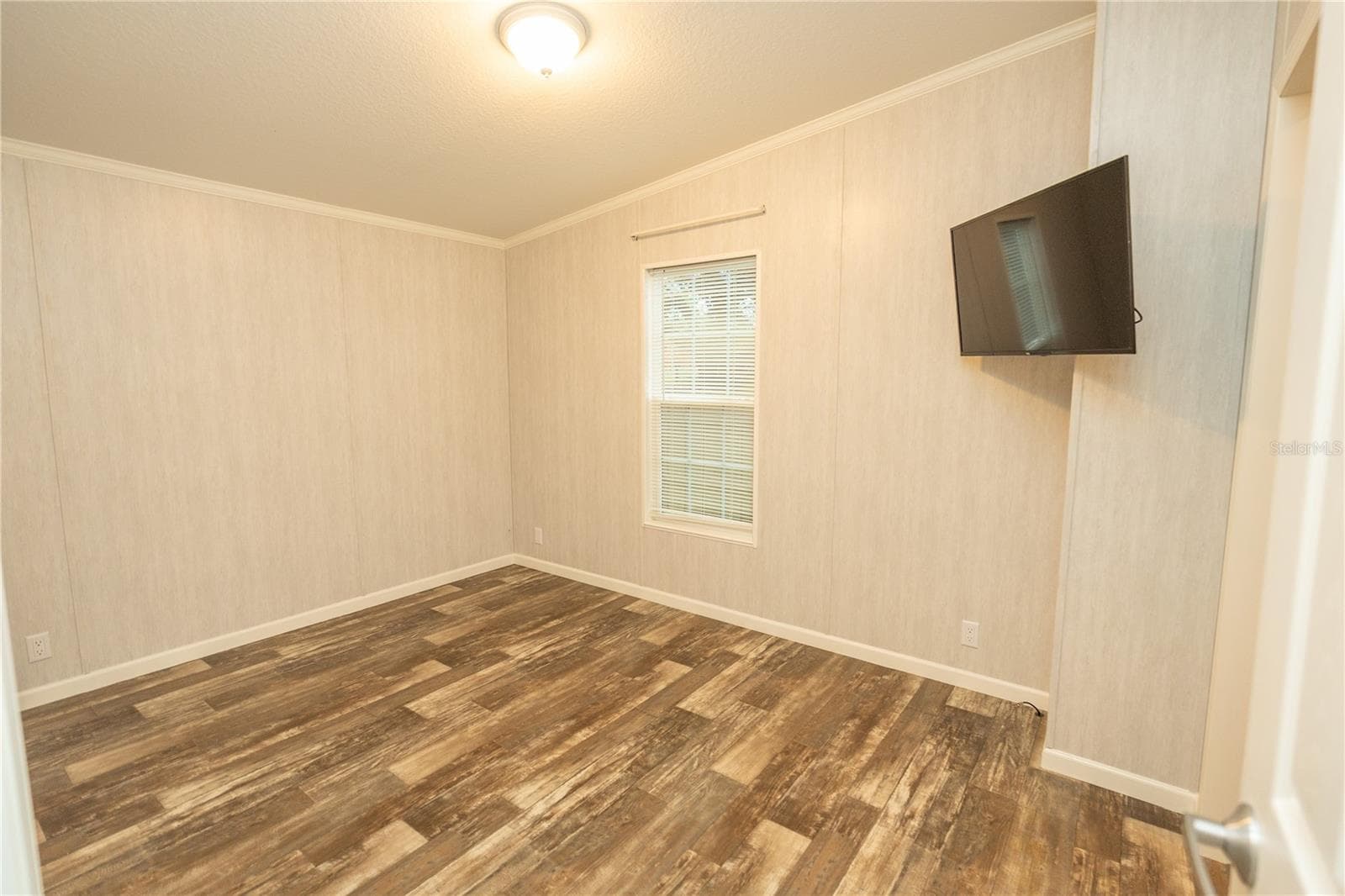 Manufactured Home at 242 SKYLINE DR, LADY LAKE, photo 14 of 34