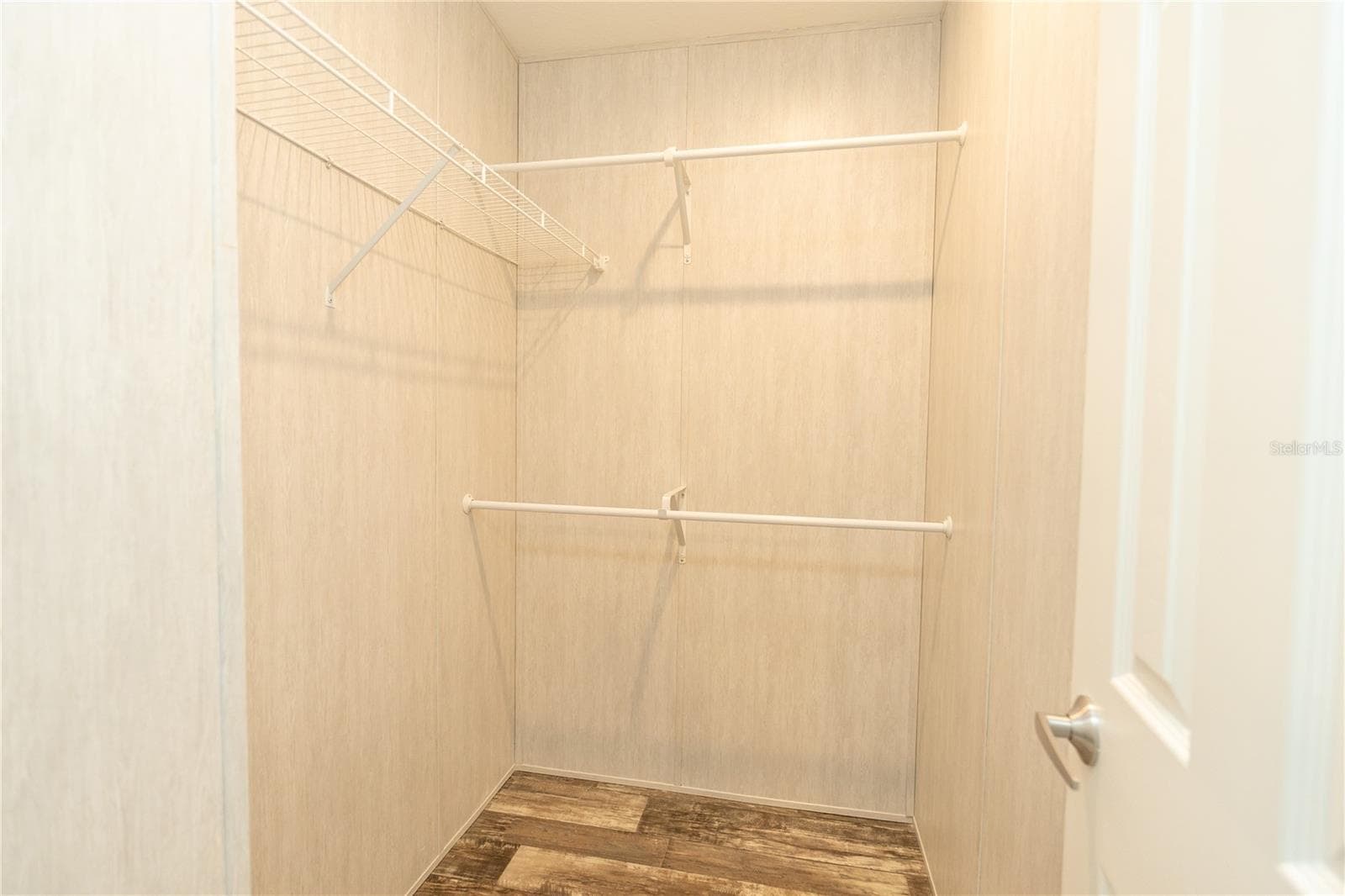Manufactured Home at 242 SKYLINE DR, LADY LAKE, photo 15 of 34