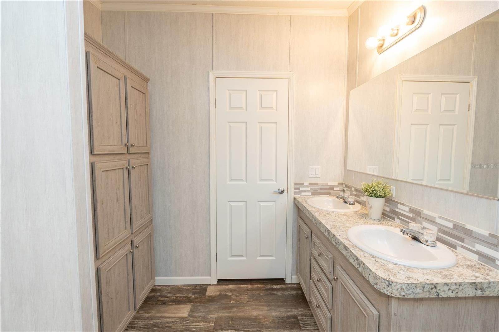 Manufactured Home at 242 SKYLINE DR, LADY LAKE, photo 22 of 34