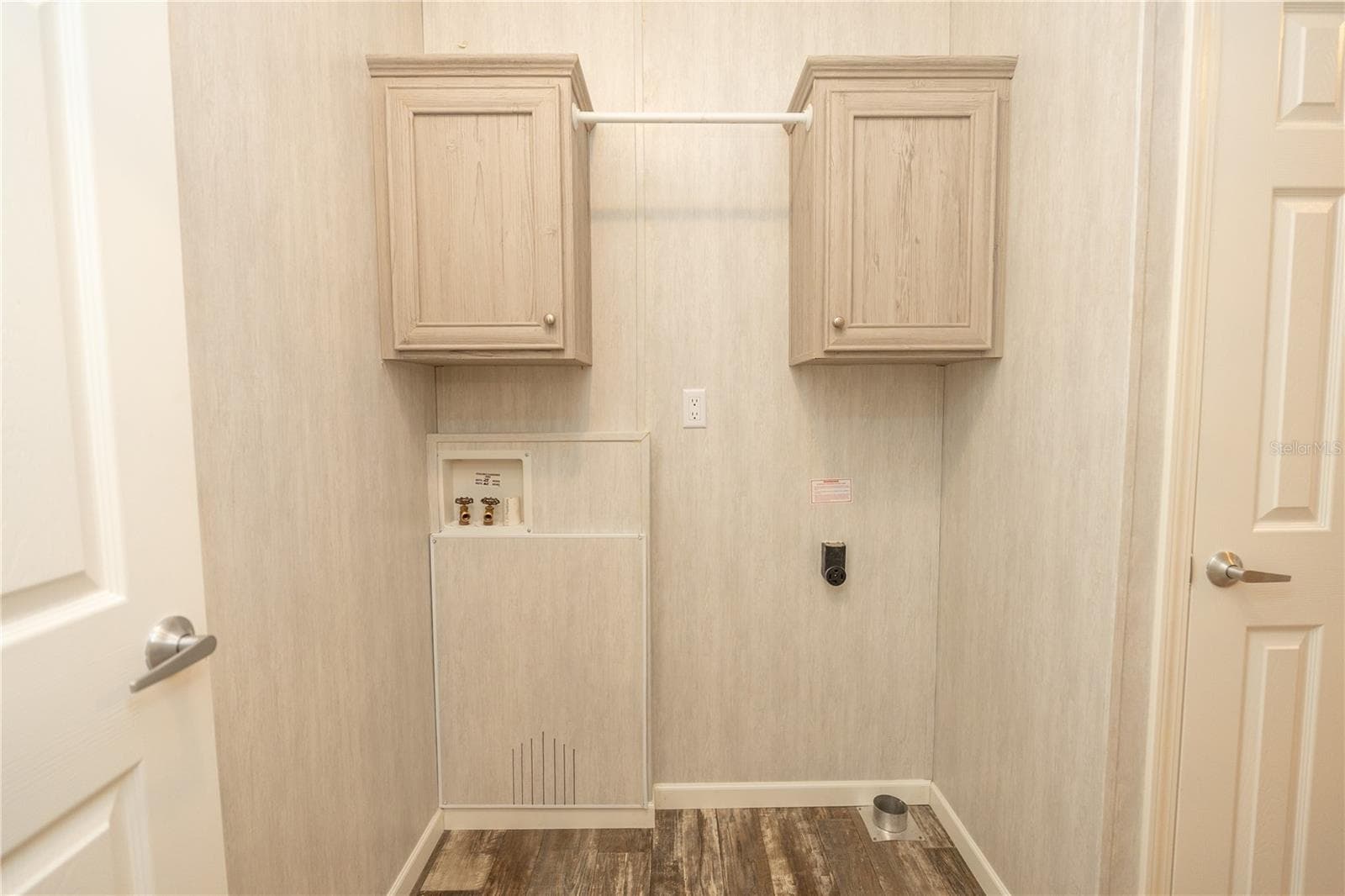 Manufactured Home at 242 SKYLINE DR, LADY LAKE, photo 25 of 34