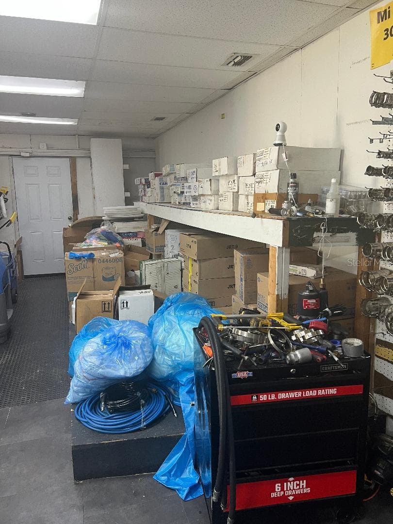 show room now empty - 7810 ANDERSON RD, TAMPA