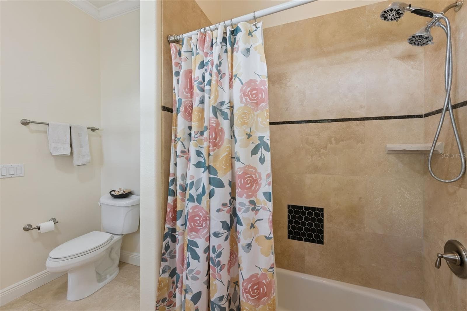 Bedroom #2 with en-suite - 12128 LAKESHORE DR, CLERMONT