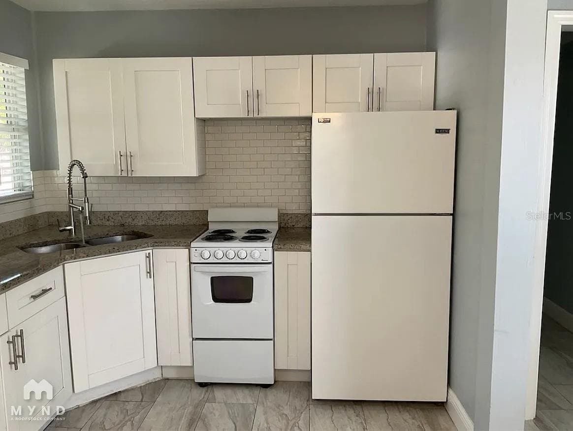 Multi-Family 5+ at 614 OAK AVE, CLEARWATER, photo 11 of 39