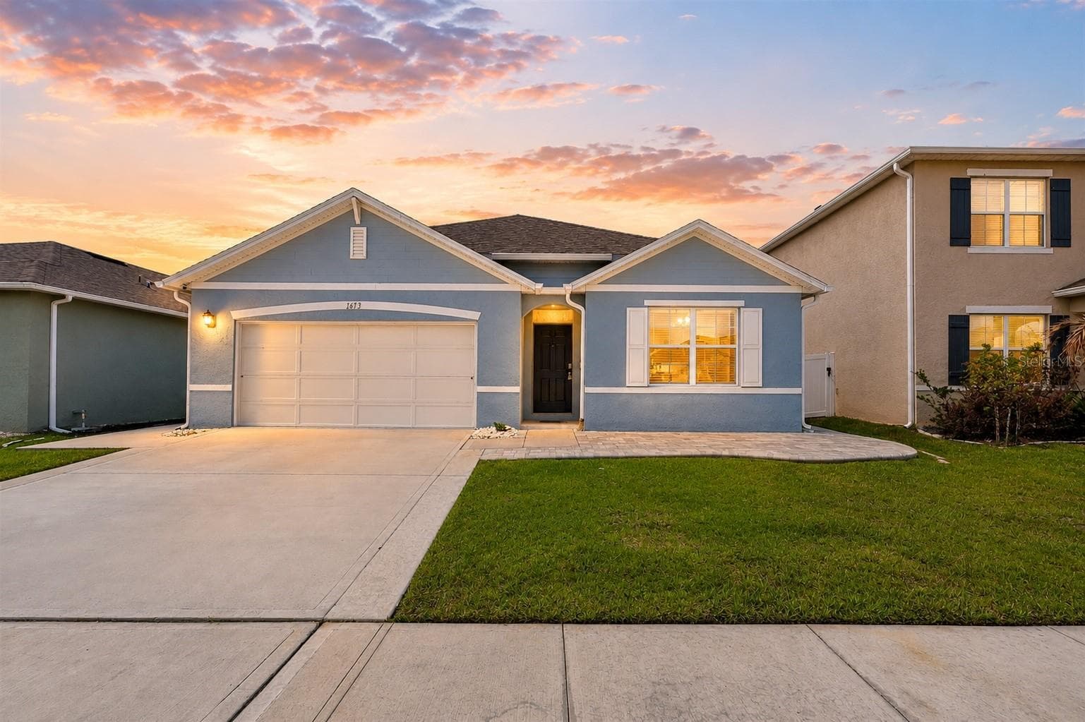 1673 BARBERRY DR