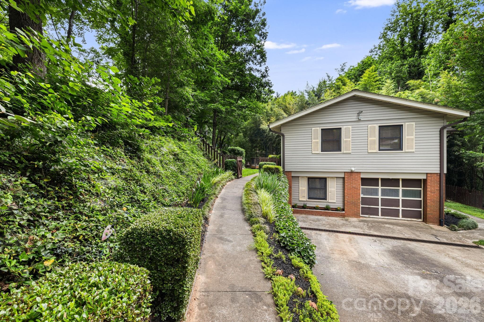 Single Family Residence at 10 Botany View Court, Asheville, photo 5 of 46