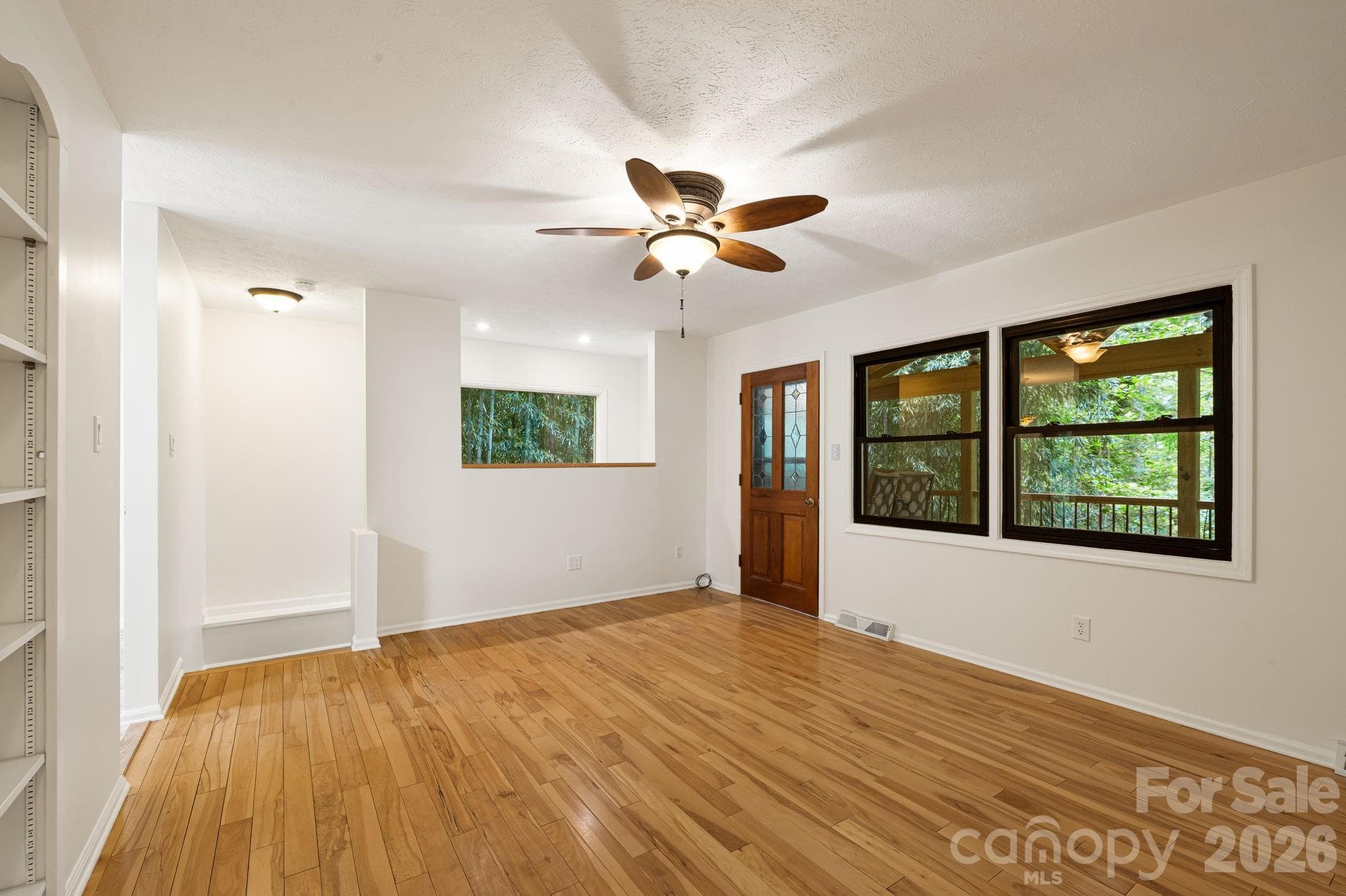 Single Family Residence at 10 Botany View Court, Asheville, photo 10 of 46