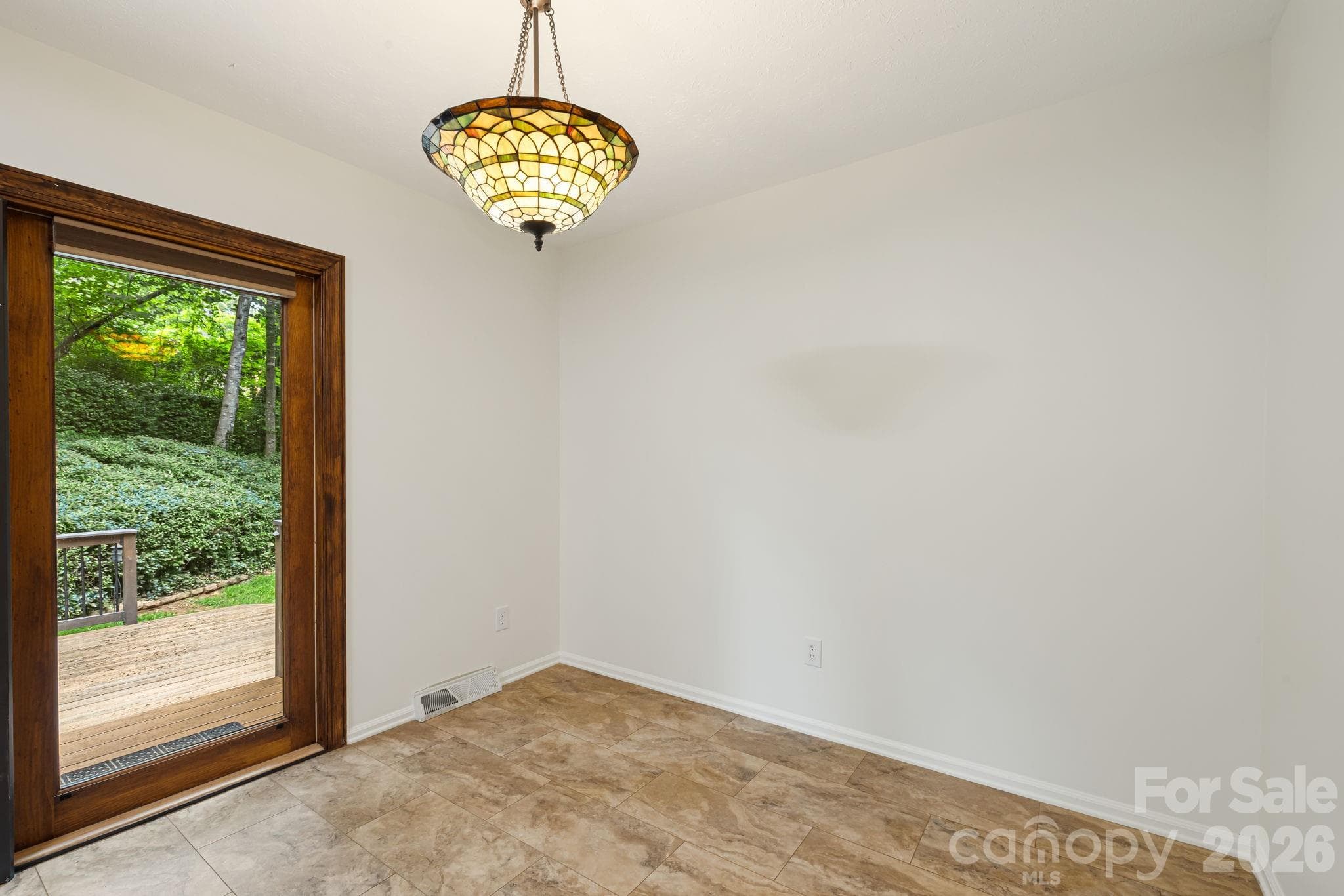 Single Family Residence at 10 Botany View Court, Asheville, photo 16 of 46