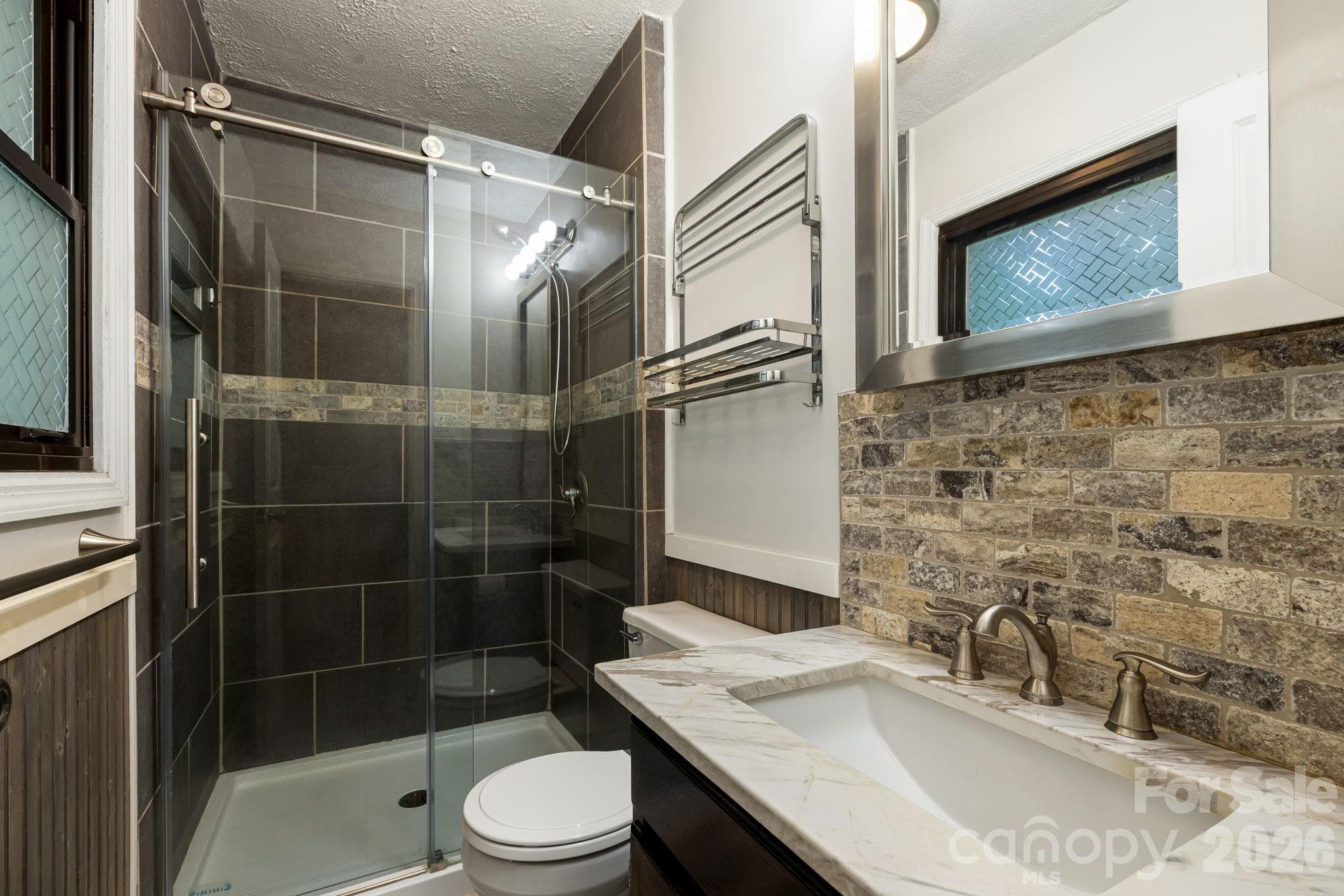 Primary Bath. - 10 Botany View Court, Asheville