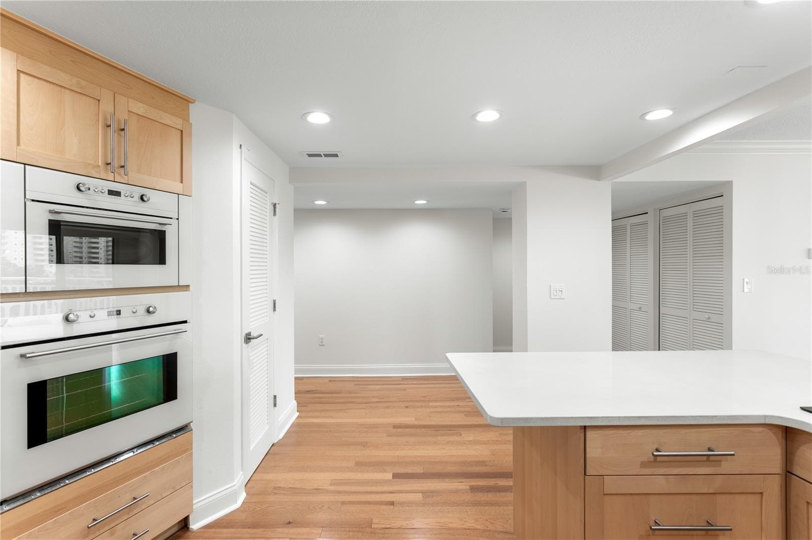Condominium at 700 BEACH DR NE #603, ST PETERSBURG, photo 13 of 39