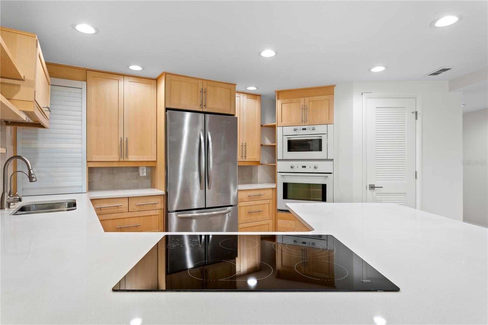 Condominium at 700 BEACH DR NE #603, ST PETERSBURG, photo 16 of 39
