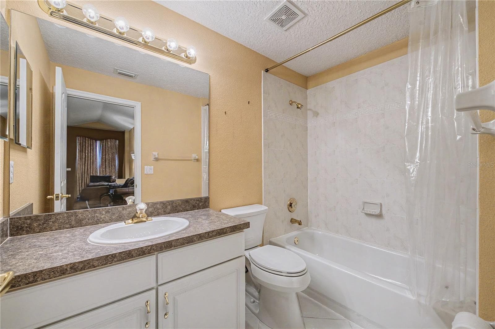 Single Family Residence at 18615 CHEMILLE DR, LUTZ, photo 26 of 40