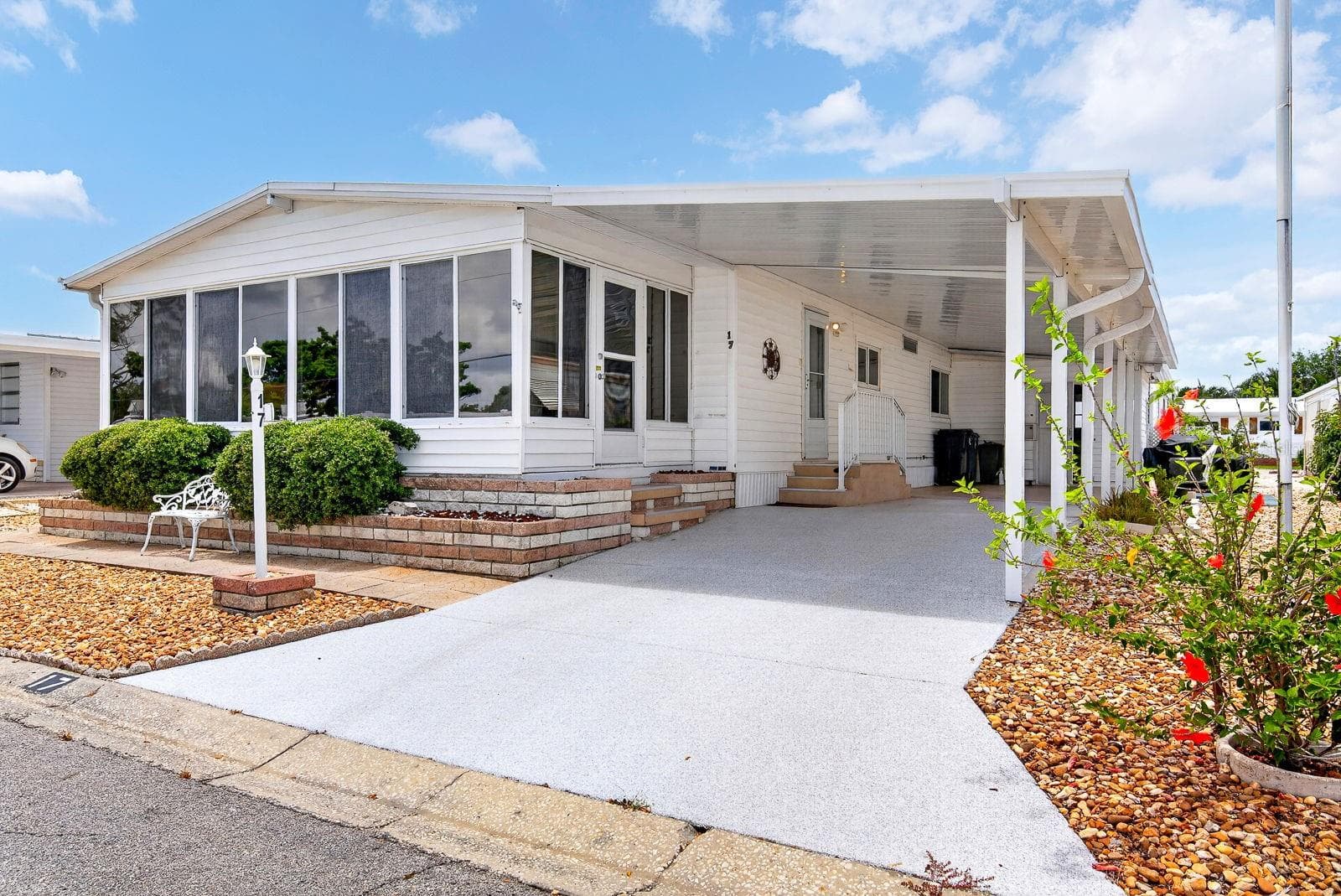 Sideview of home facing southeast - 2107 PALMA SOLA BLVD #17, BRADENTON