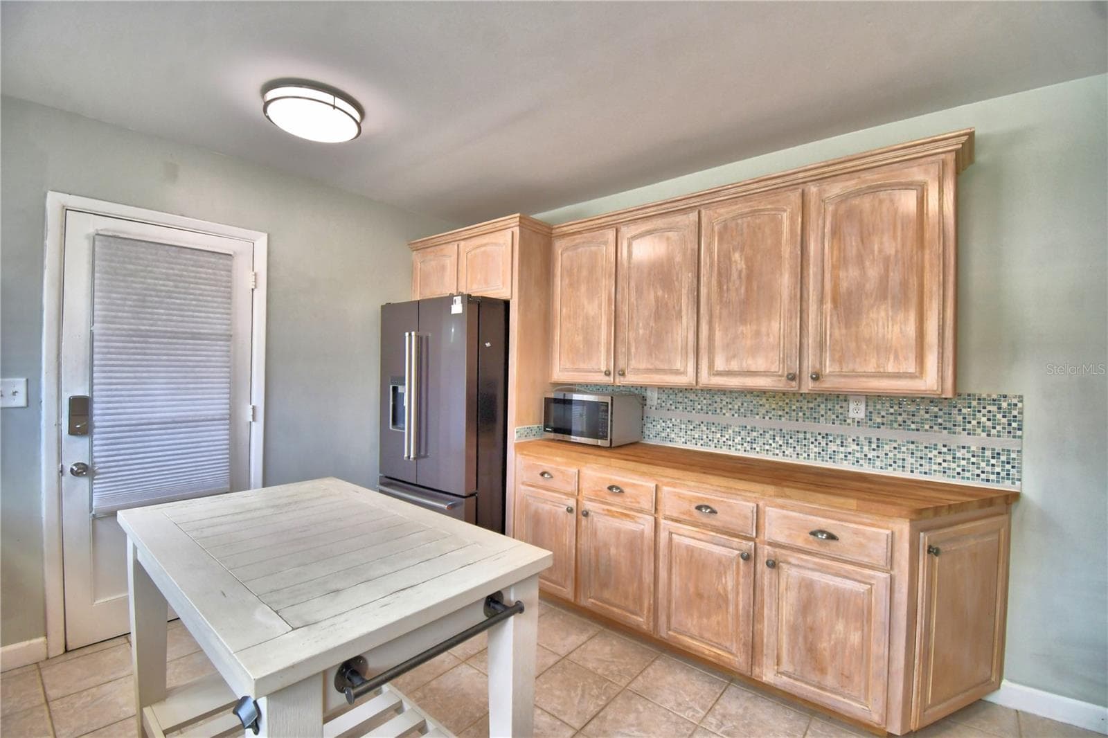 kitchen facing north - 1620 17TH ST NW, WINTER HAVEN