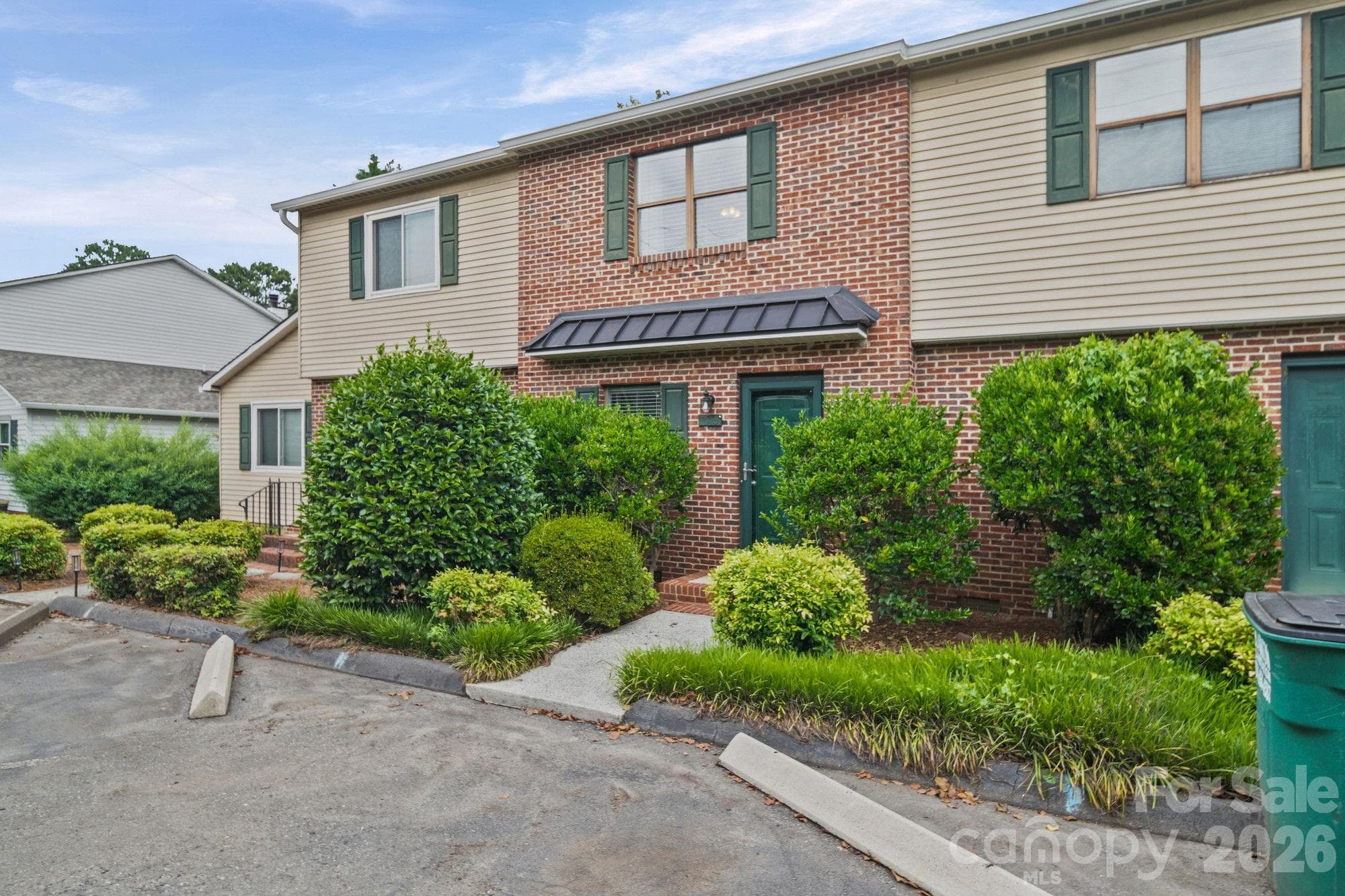 Townhouse at Belmont, photo 2 of 27