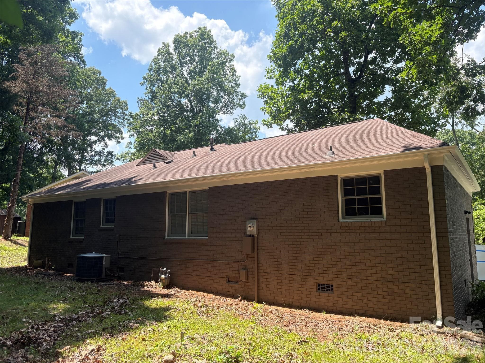 Single Family Residence at 6230 Cross Creek Lane, Charlotte, photo 2 of 7