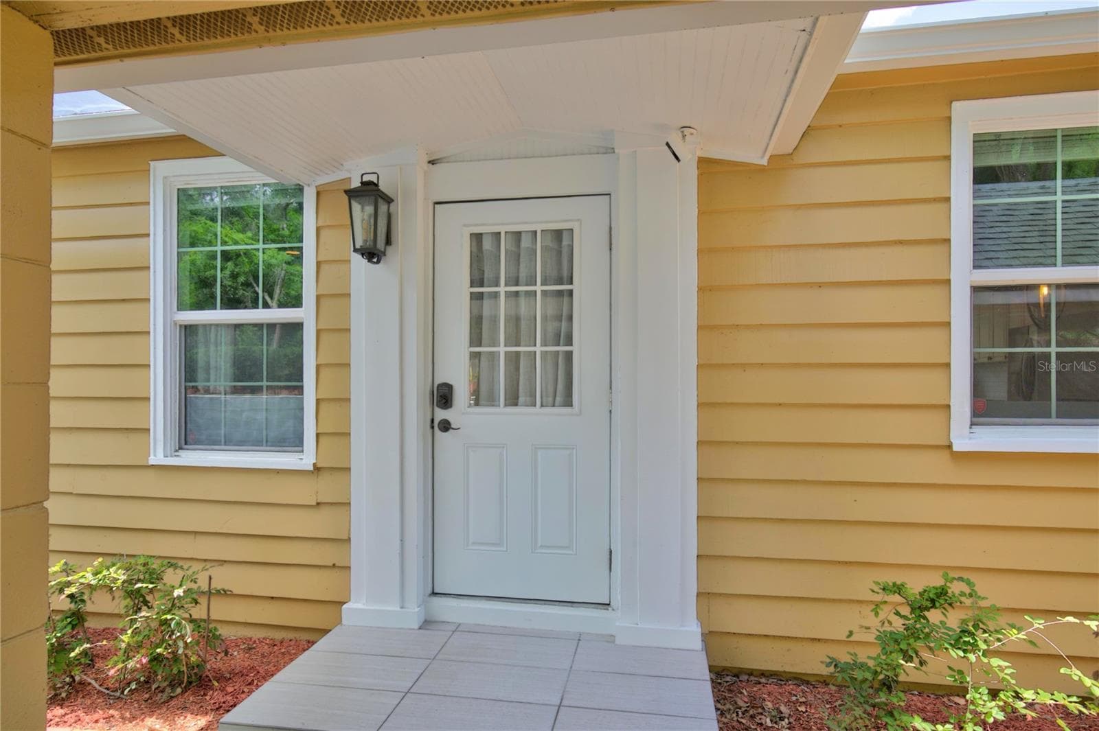 Entrance - 102 N CLAYTON ST, MOUNT DORA