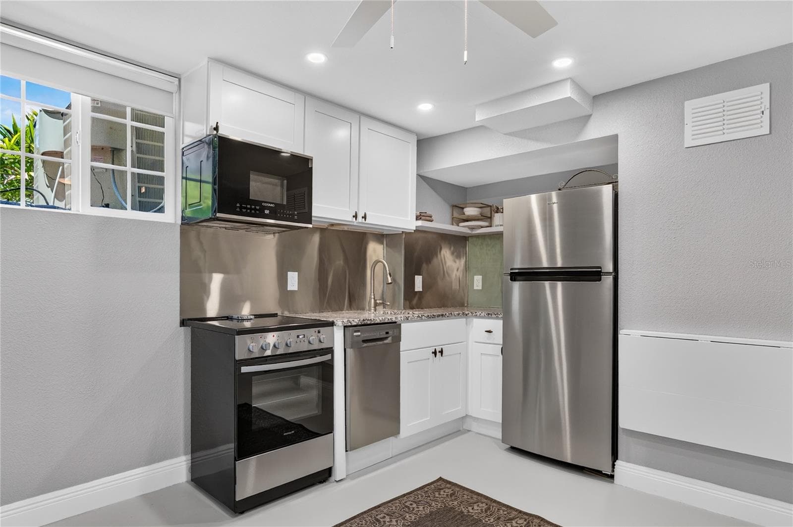 Studio - 102 N CLAYTON ST, MOUNT DORA