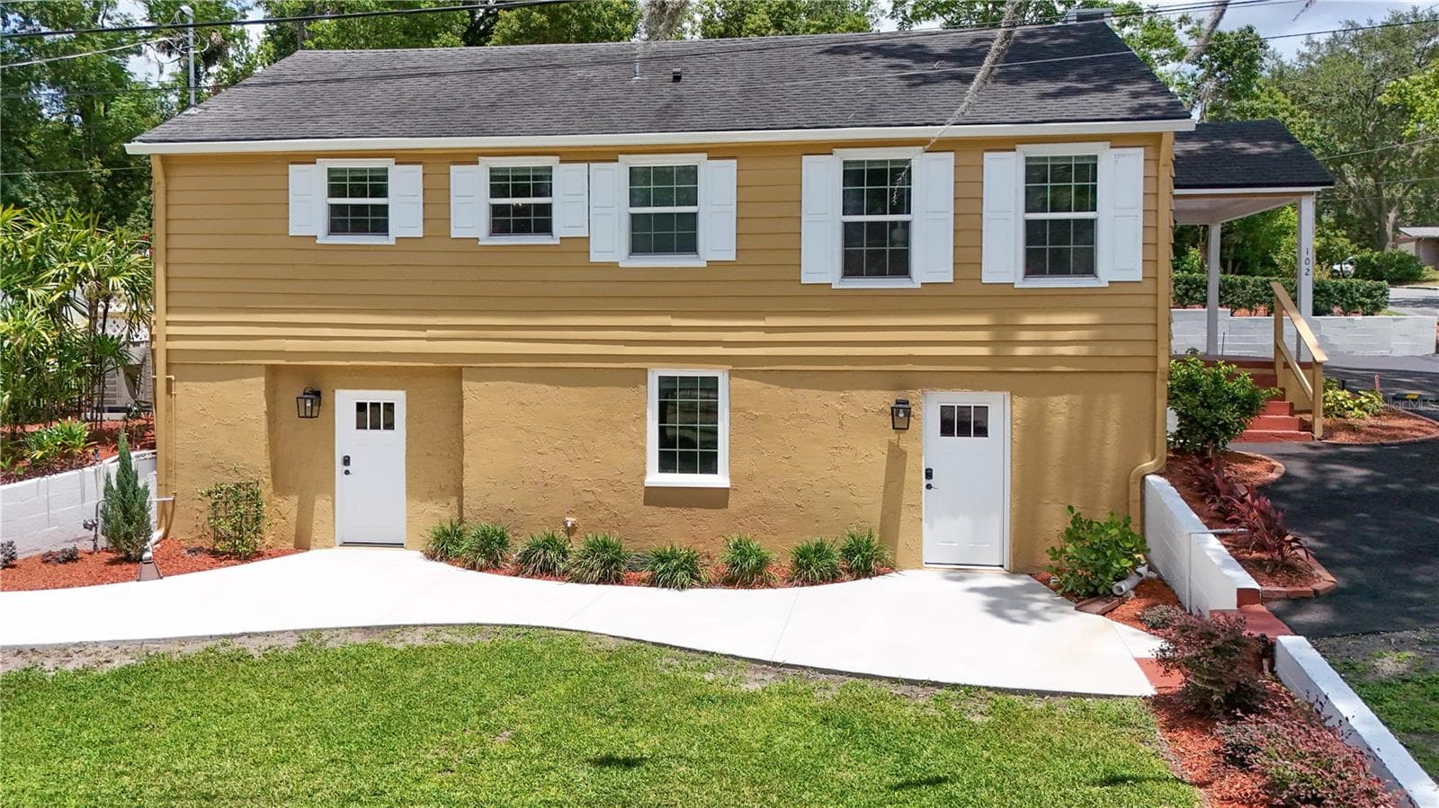 Side of Home - 102 N CLAYTON ST, MOUNT DORA