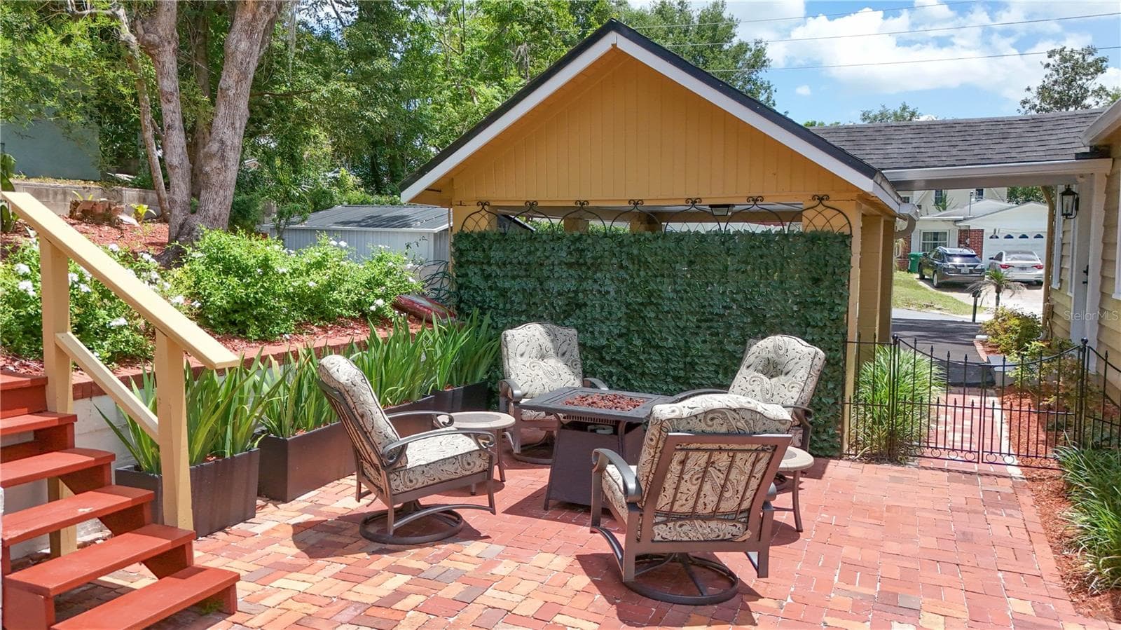 Firepit Area - 102 N CLAYTON ST, MOUNT DORA