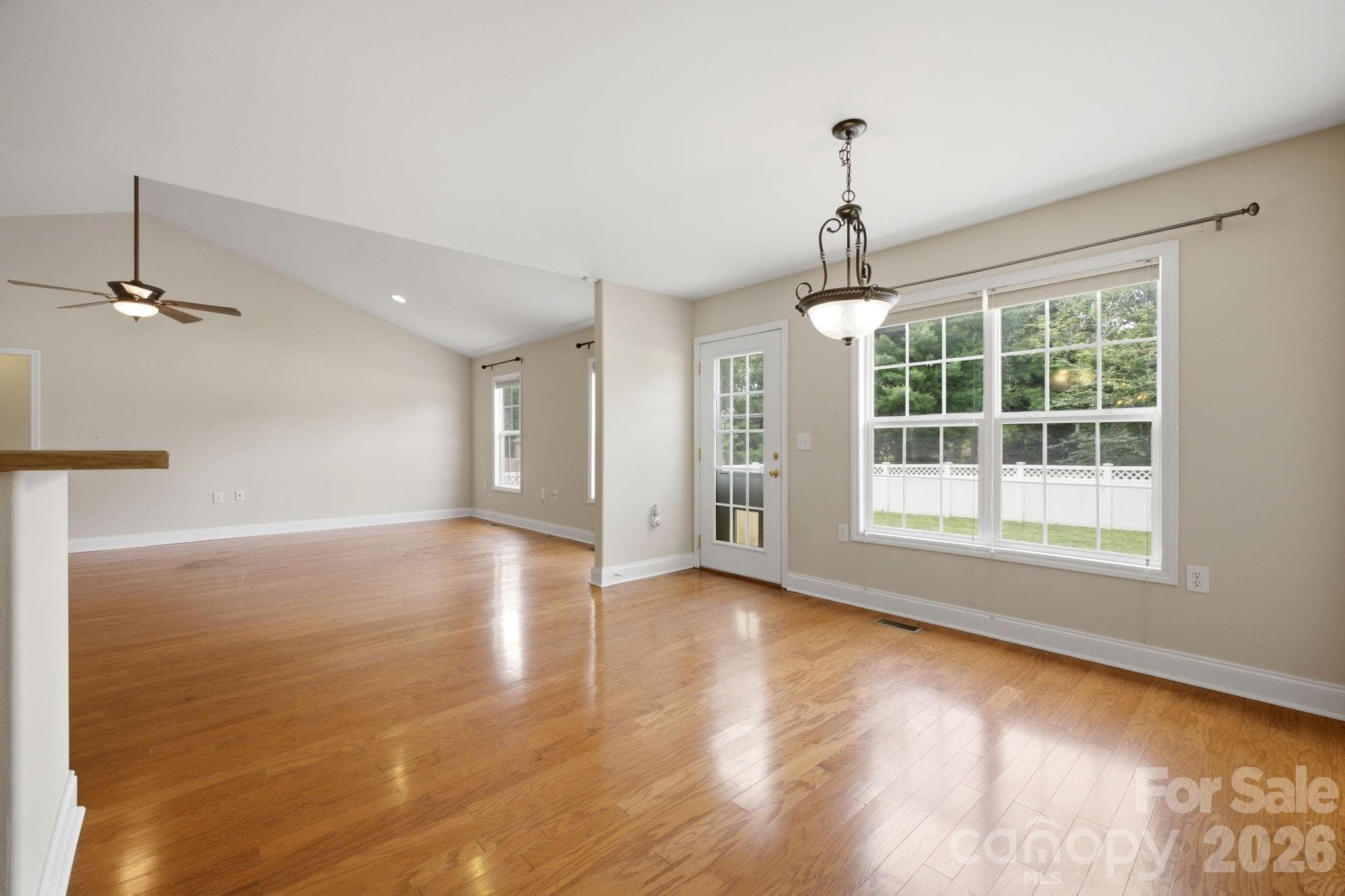 Breakfast Area - Statesville