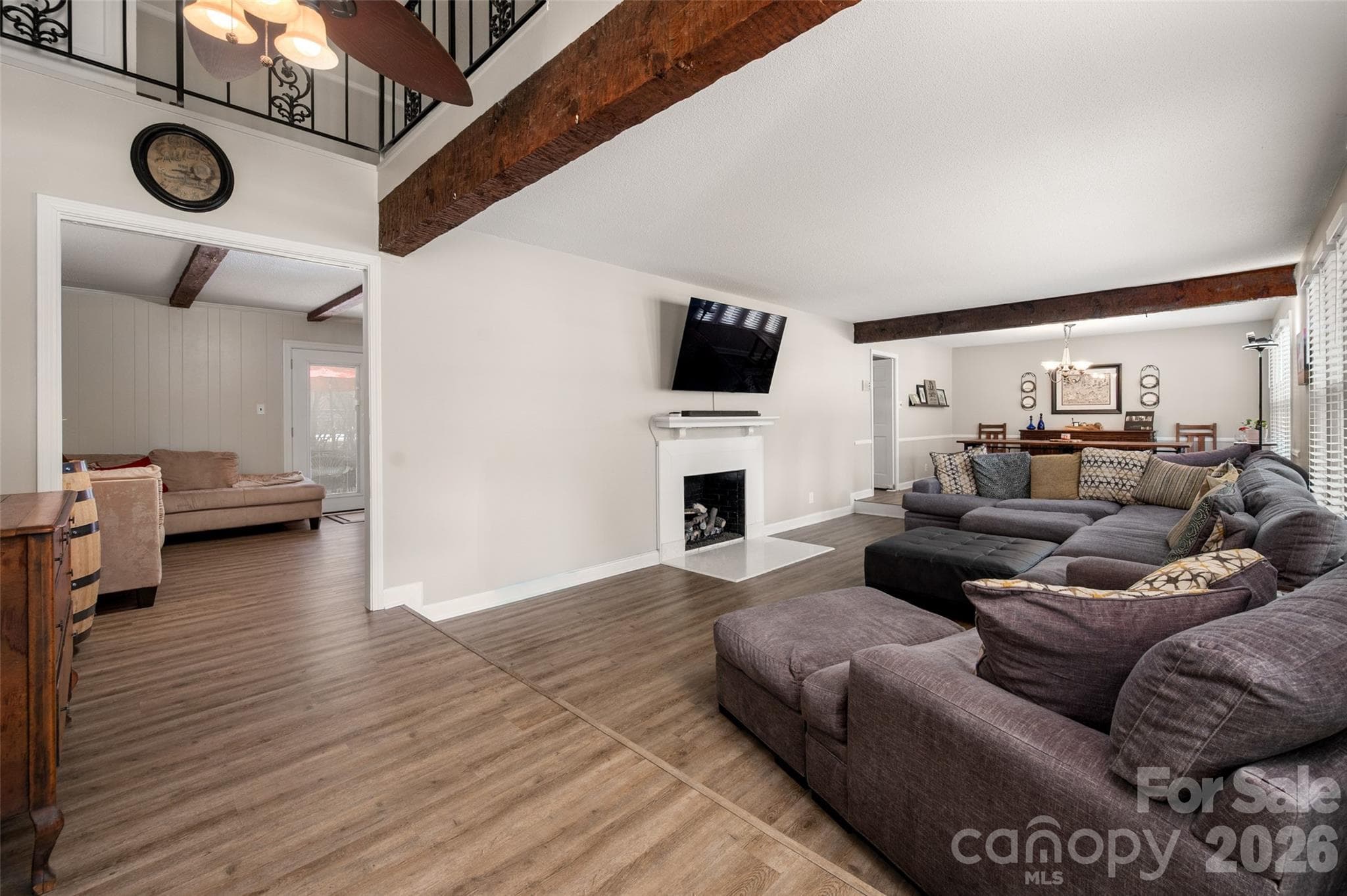 Single Family Residence at 1929 Havenwood Drive, Lancaster, photo 5 of 48