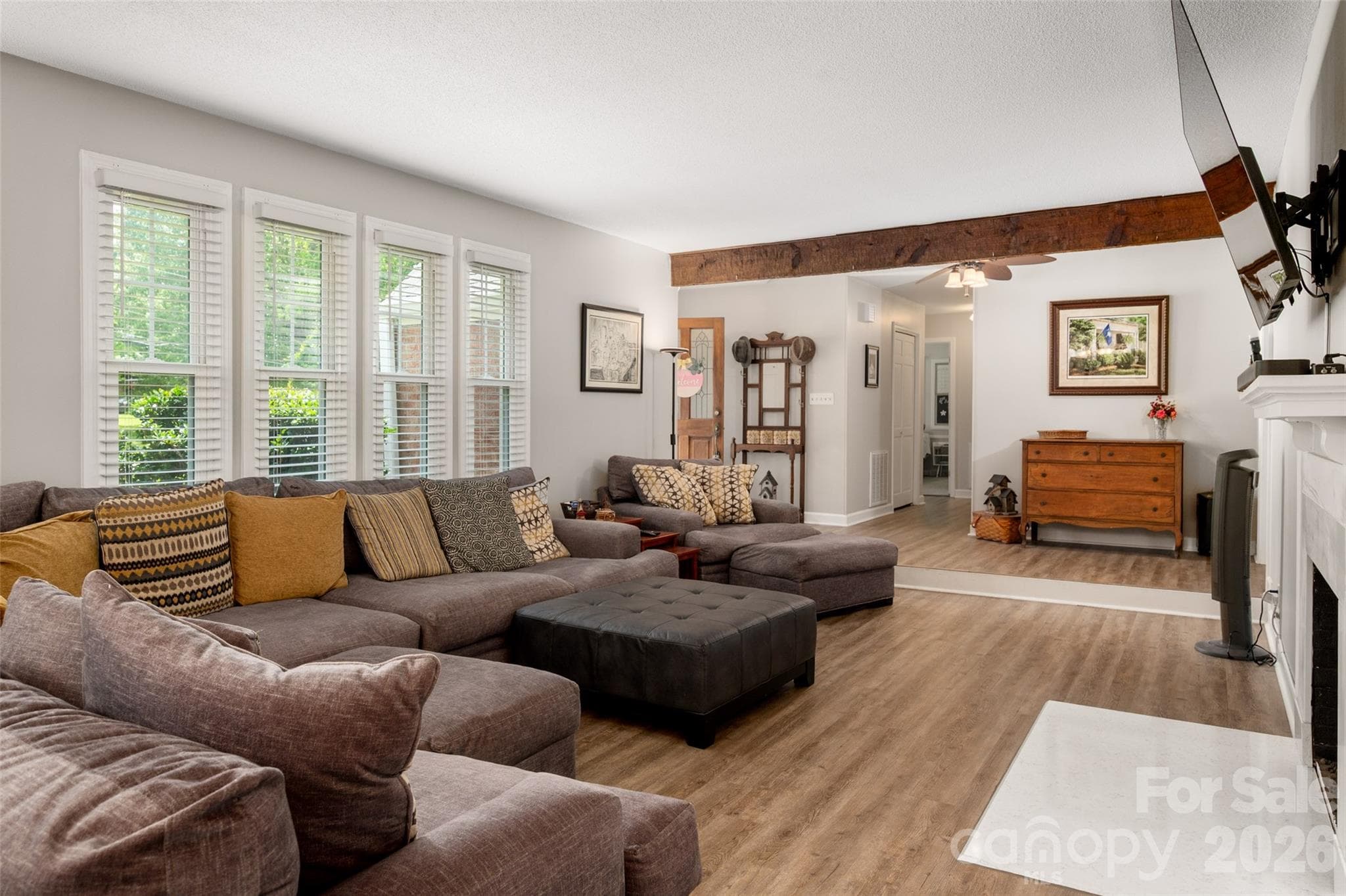 Single Family Residence at 1929 Havenwood Drive, Lancaster, photo 10 of 48
