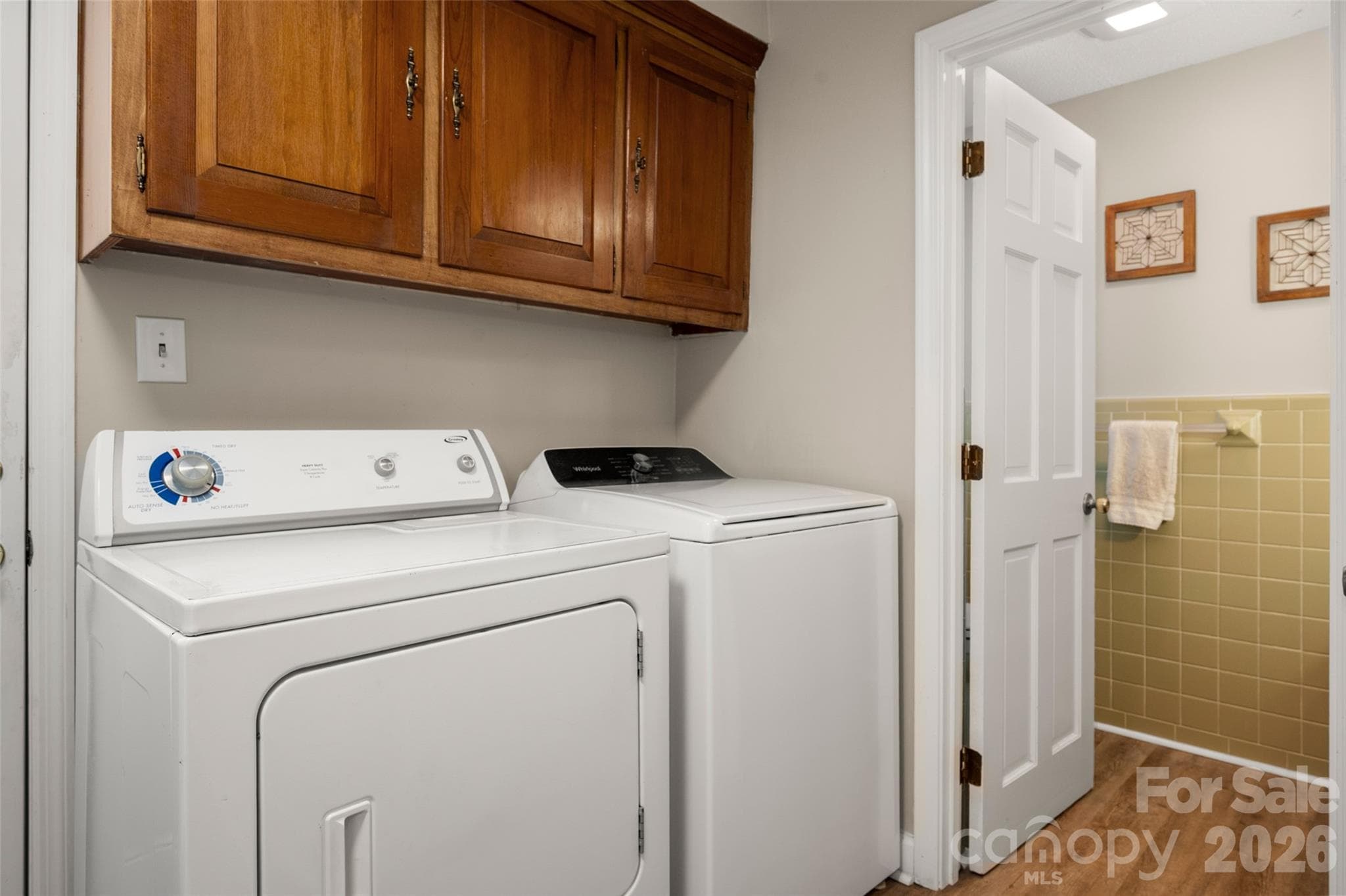Laundry off garage - 1929 Havenwood Drive, Lancaster