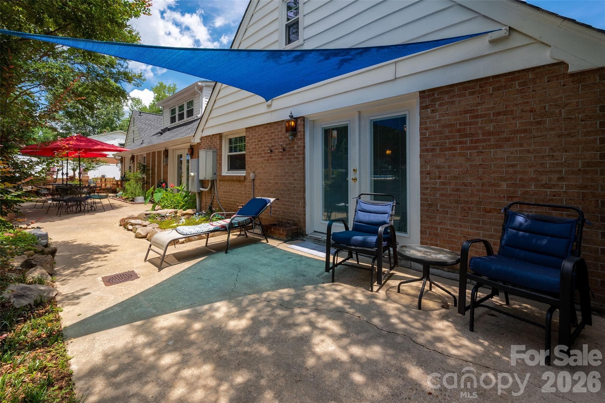 Outdoor Oasis - 1929 Havenwood Drive, Lancaster