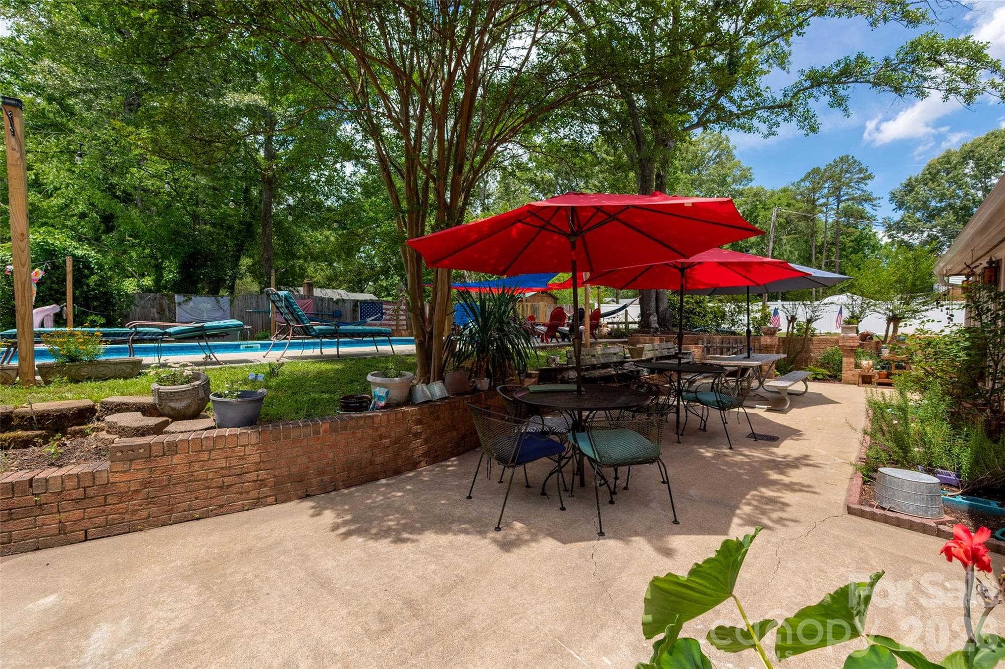 Outdoor Oasis - 1929 Havenwood Drive, Lancaster
