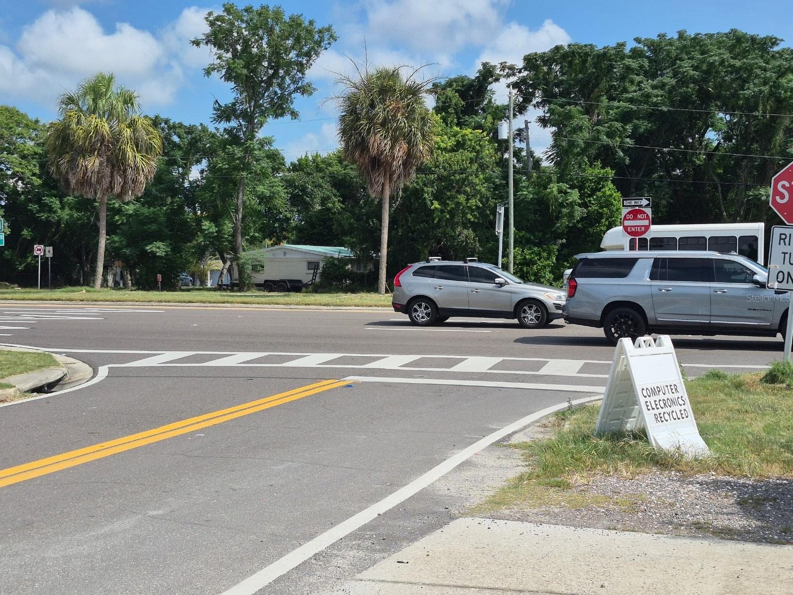 Facing South toward SR 54 from parking area on Flamingo Drive. - 4007 FLAMINGO DR, NEW PORT RICHEY