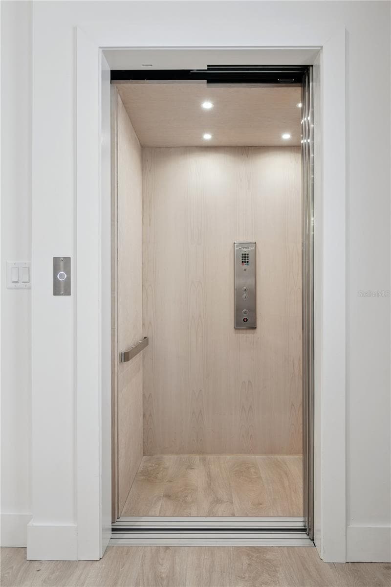 In-Unit Elevator - 512 W SWOOPE AVE, WINTER PARK