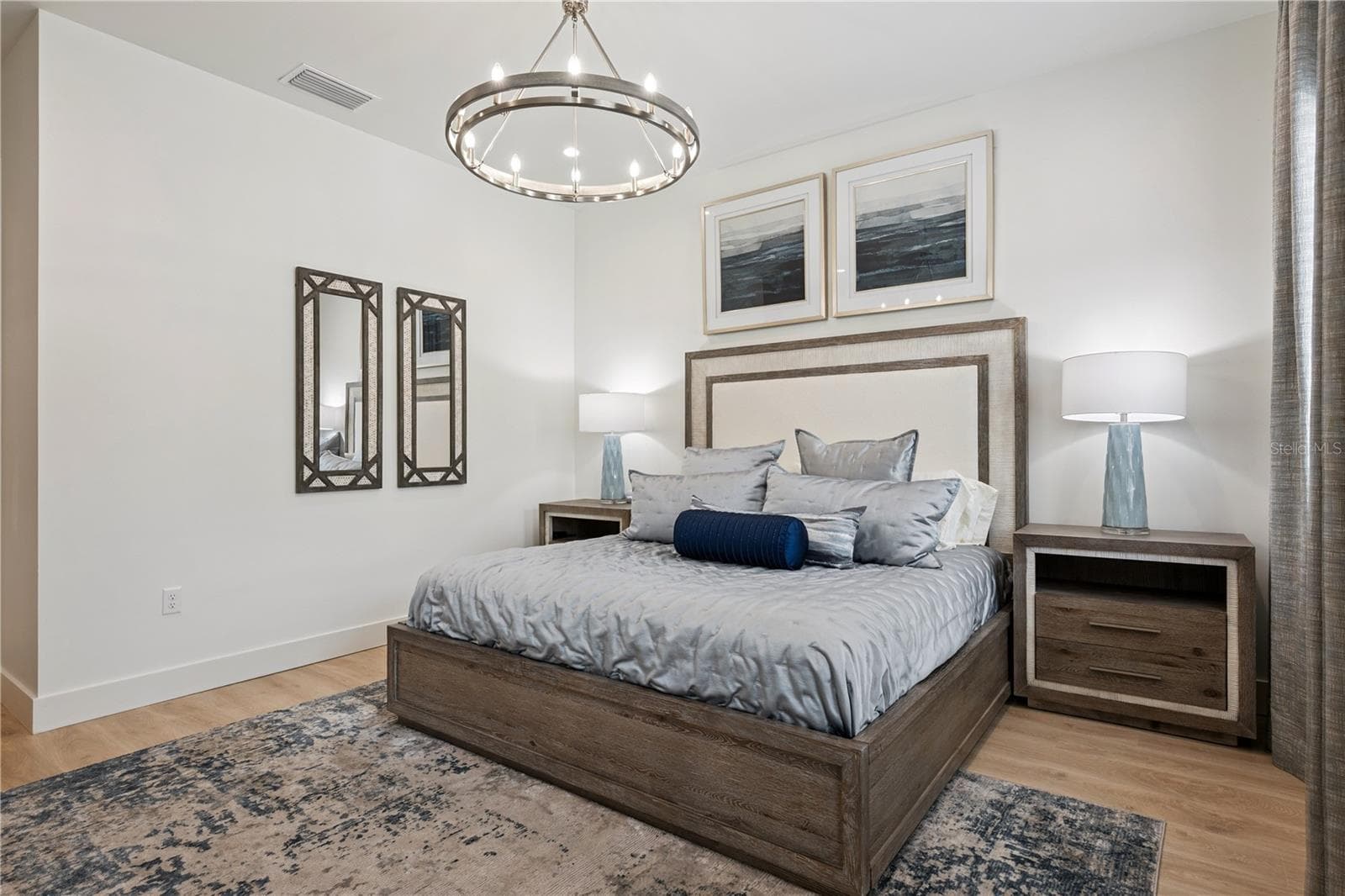 Primary Bedroom with Two Spacious Walk-In Closets and Ensuite - 512 W SWOOPE AVE, WINTER PARK