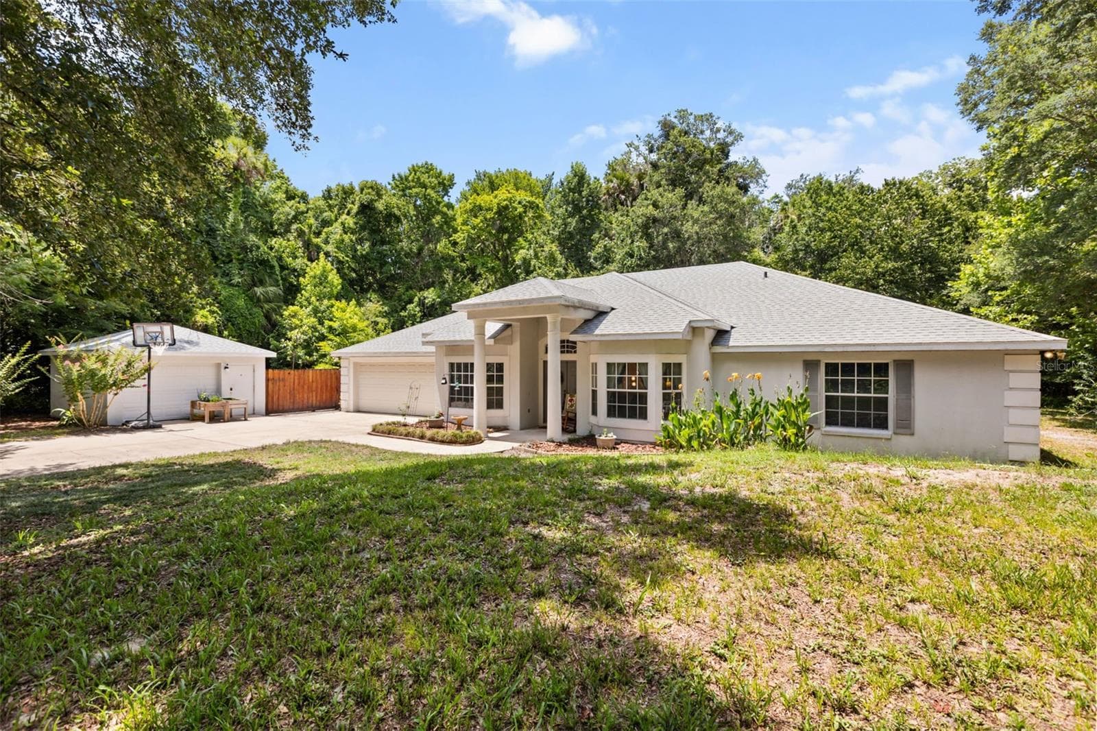 Single Family Residence at 1420 MIRKWOOD CV, OVIEDO, photo 2 of 42
