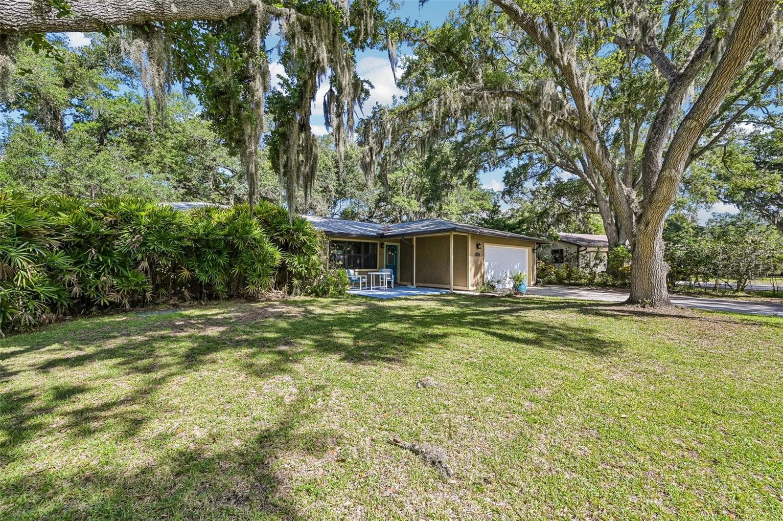 3304 SWAAN LN