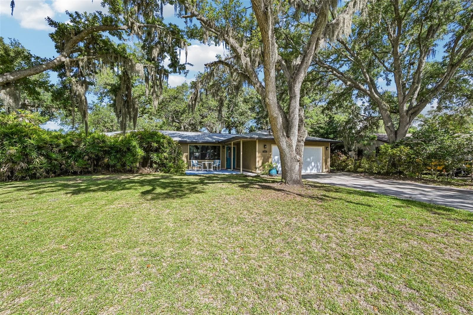Single Family Residence at 3304 SWAAN LN, SARASOTA, photo 4 of 32