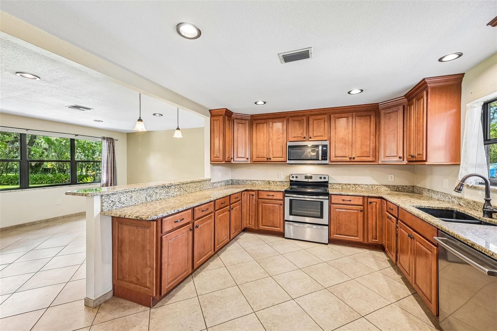 Single Family Residence at 3304 SWAAN LN, SARASOTA, photo 12 of 32