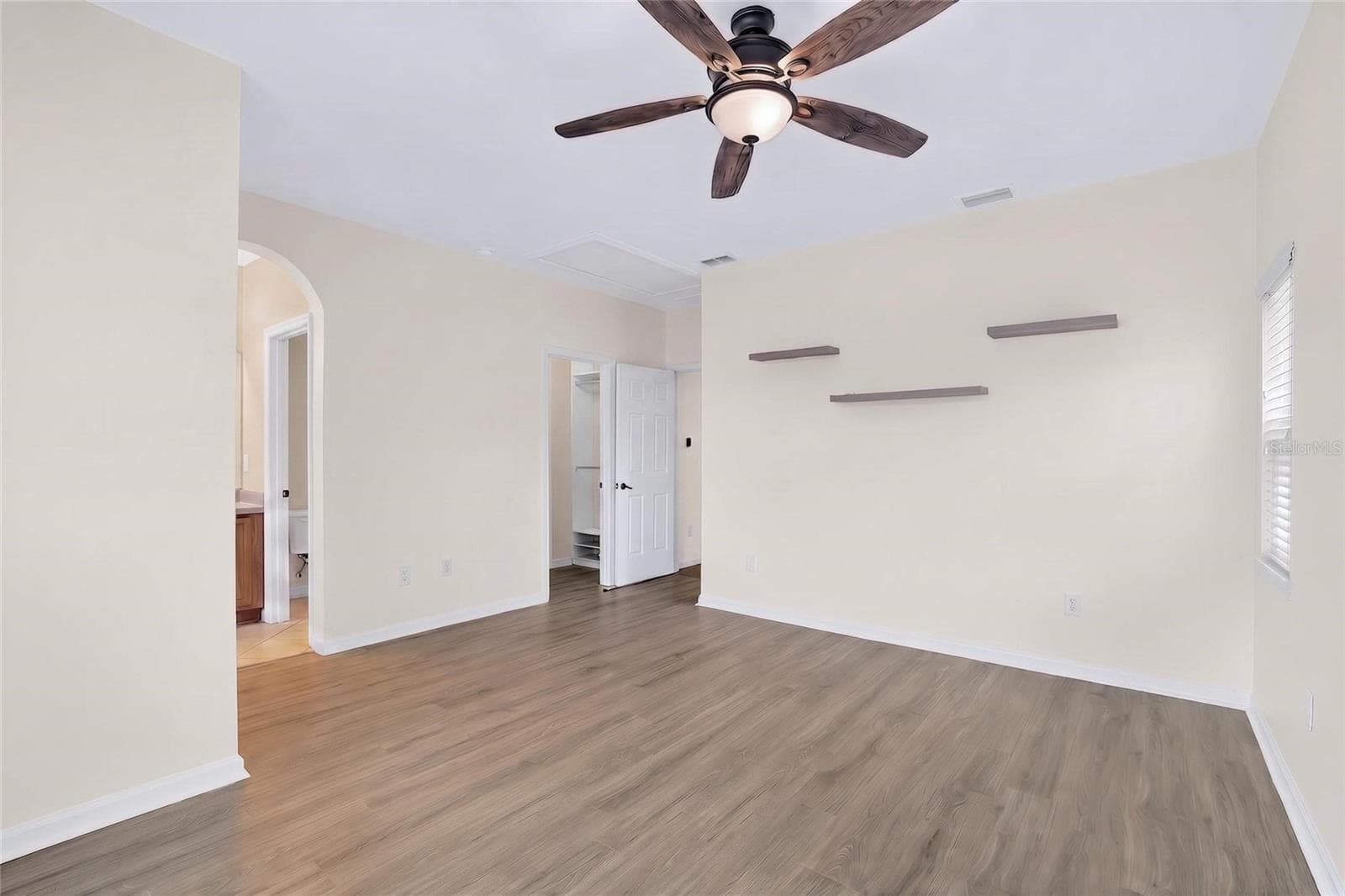 Townhouse at 307 SUMMER CLOUDS PL, BRANDON, photo 10 of 25