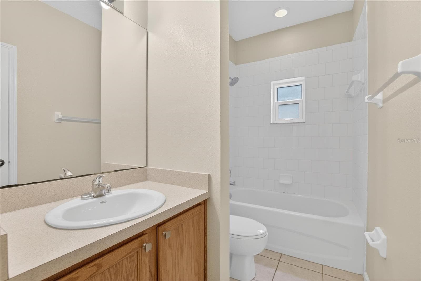 Downstairs bathroom. - 307 SUMMER CLOUDS PL, BRANDON