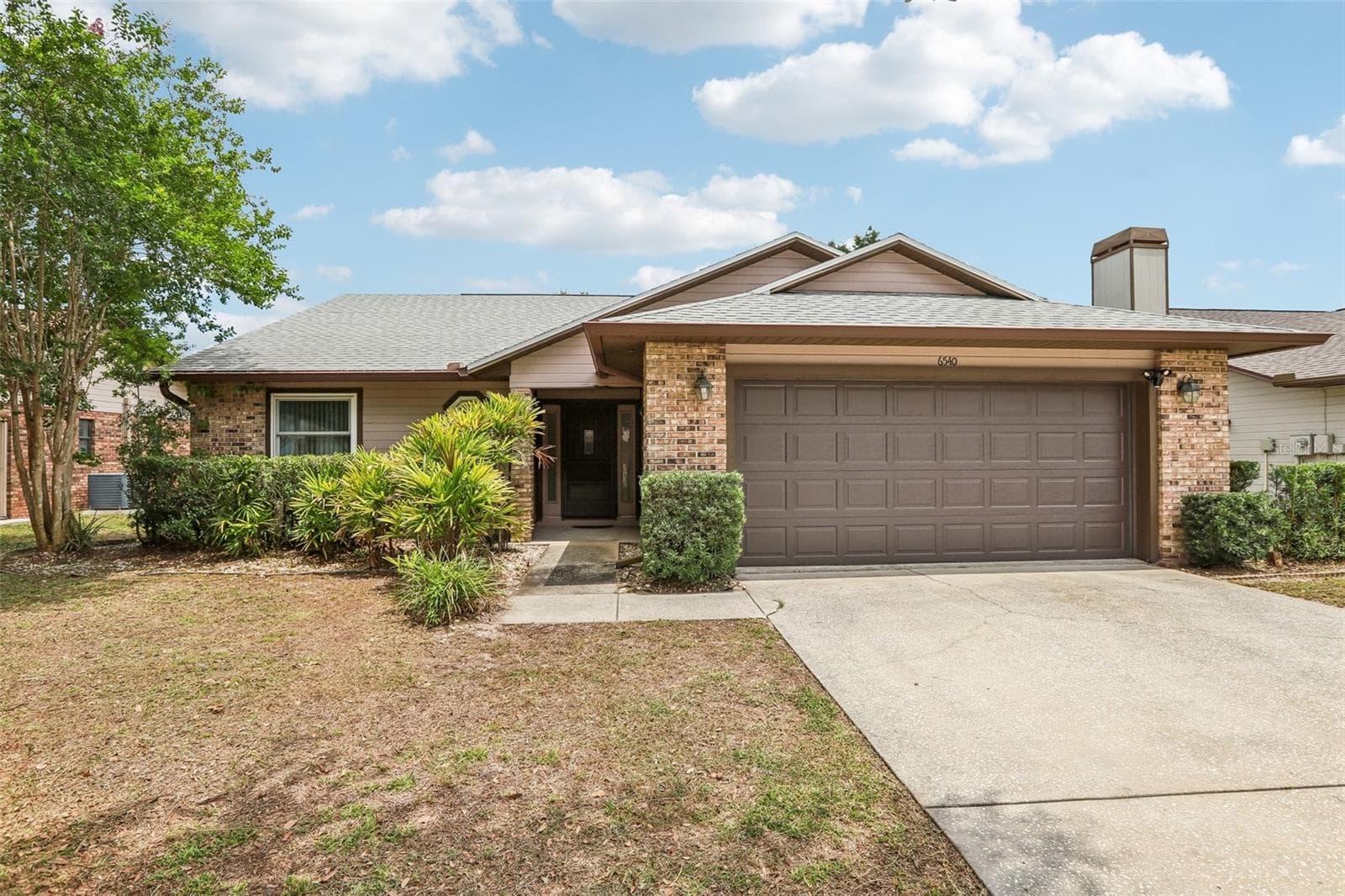 6540 FOXMOOR DR