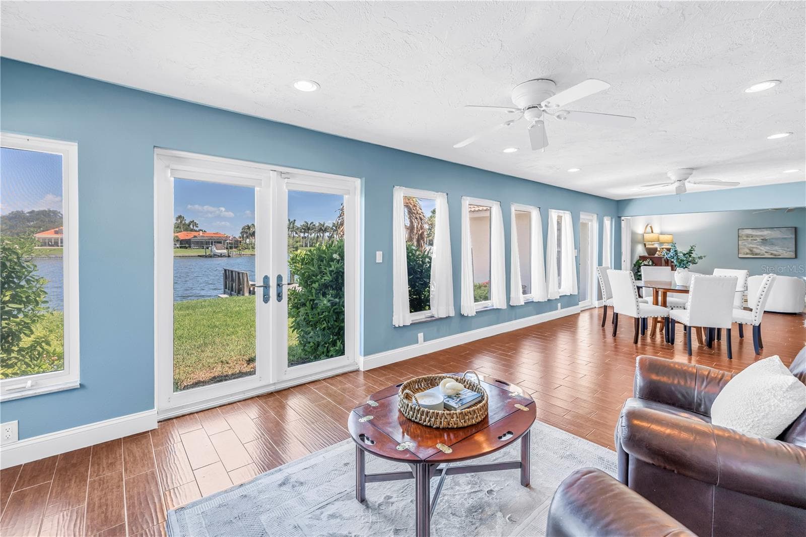Single Family Residence at 1964 MASSACHUSETTS AVE NE, ST PETERSBURG, photo 12 of 48