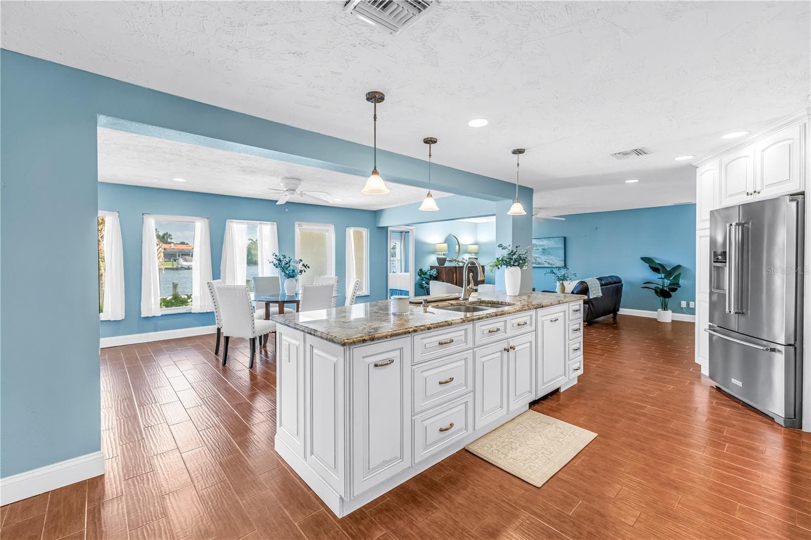 Single Family Residence at 1964 MASSACHUSETTS AVE NE, ST PETERSBURG, photo 22 of 48
