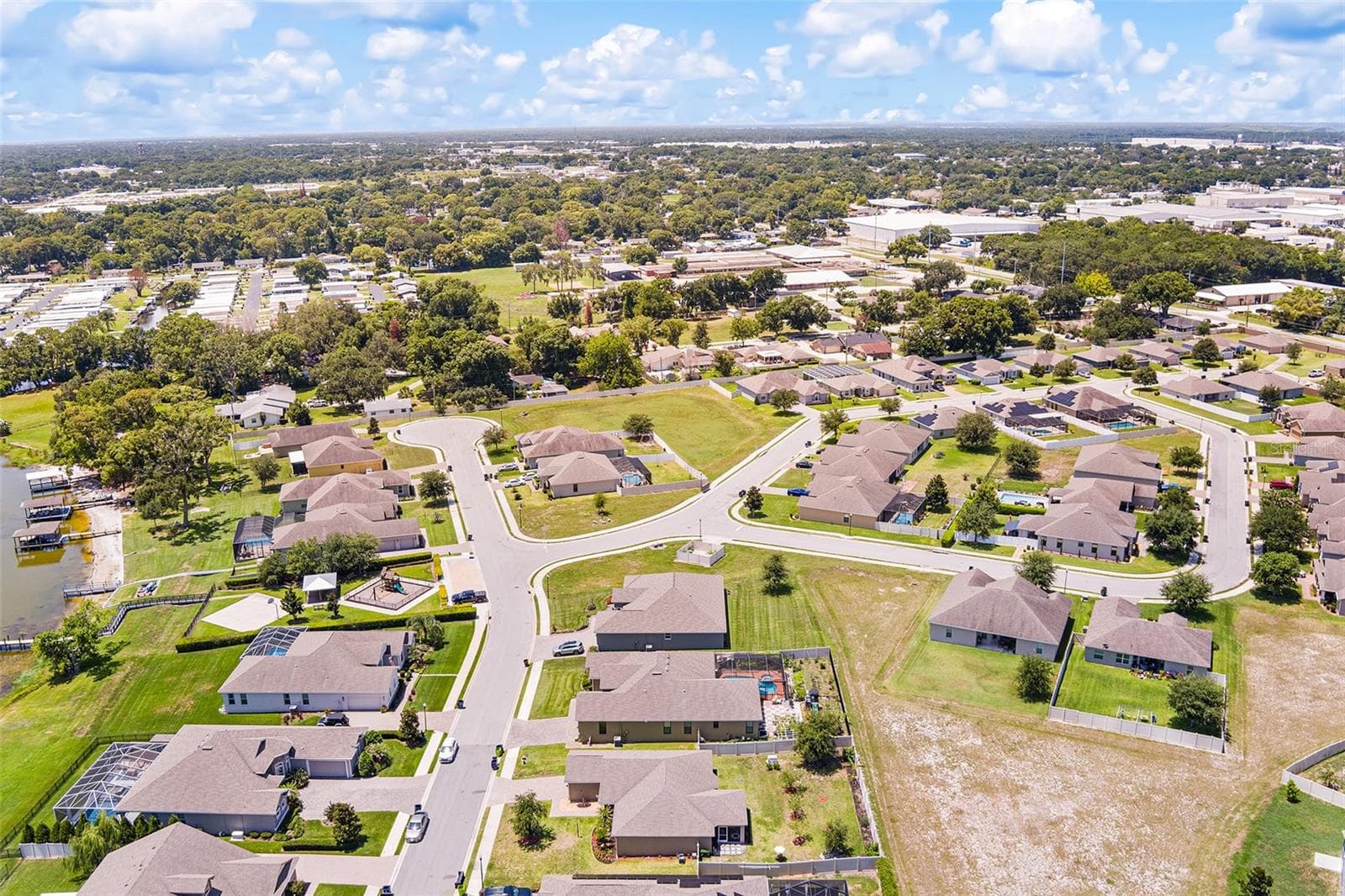 Single Family Residence at 444 LAKE VIEW WAY, AUBURNDALE, photo 40 of 46